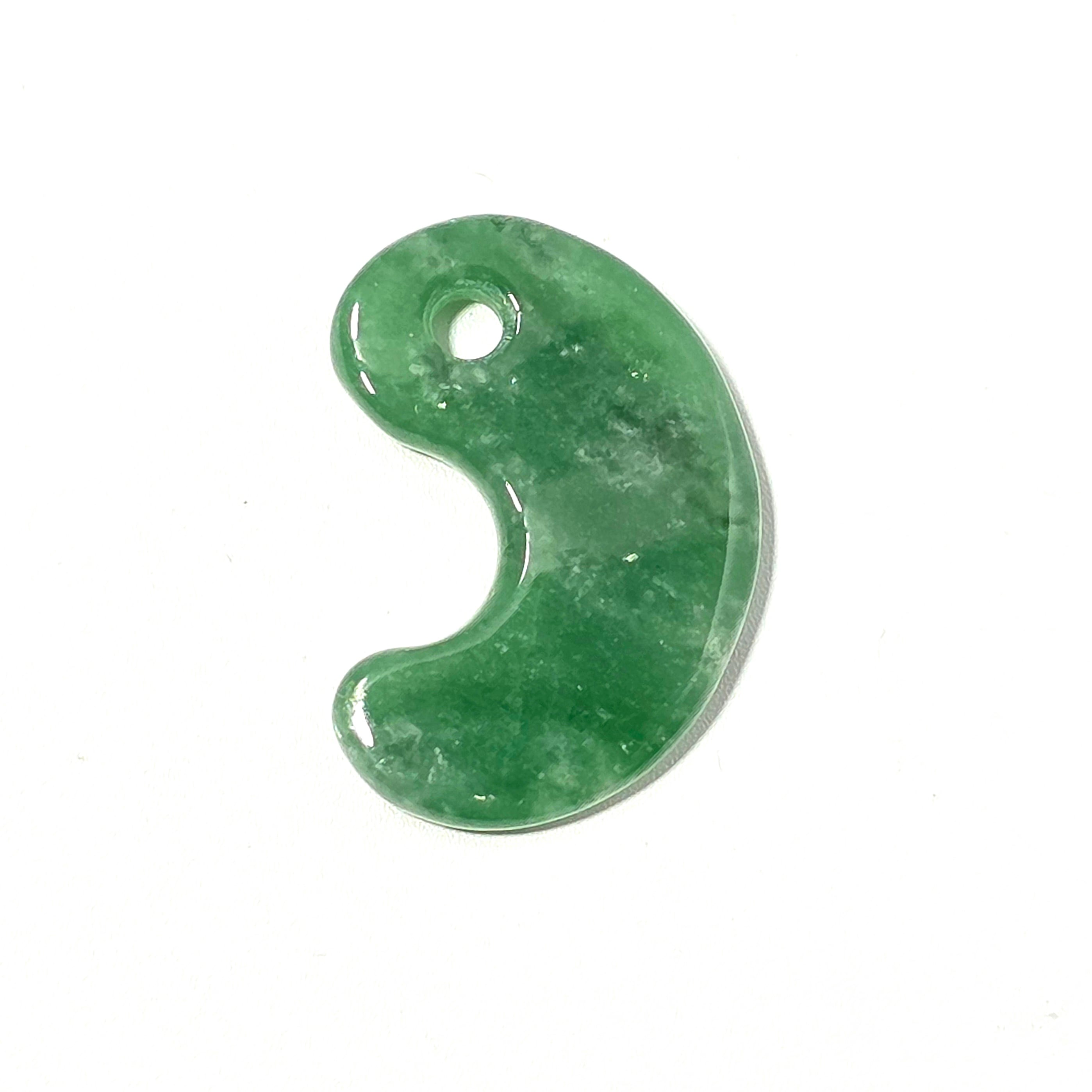 勾玉 | 糸魚川翡翠工芸家 赤羽可行の店BASE