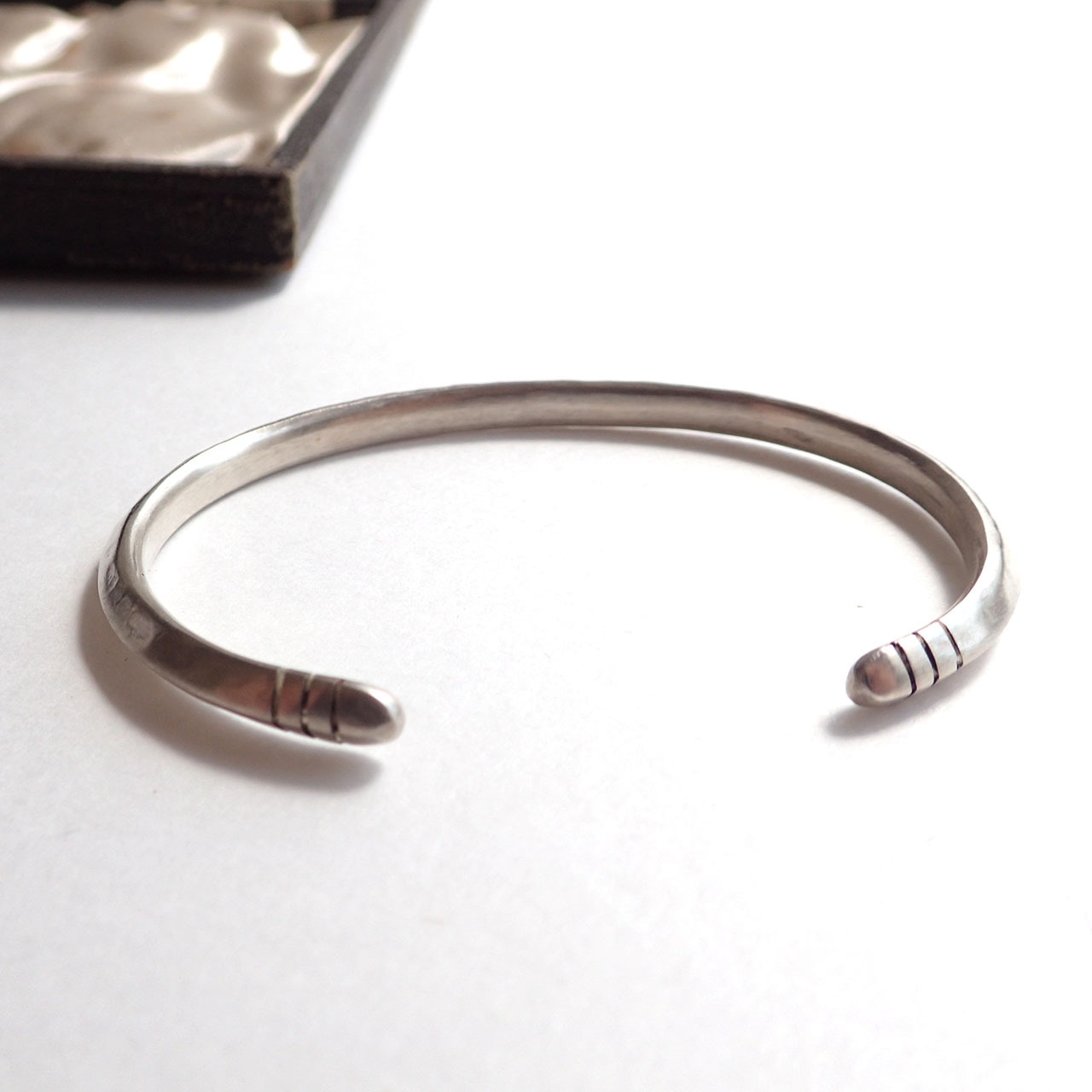 Women’s Triangle Bangle (レディース)