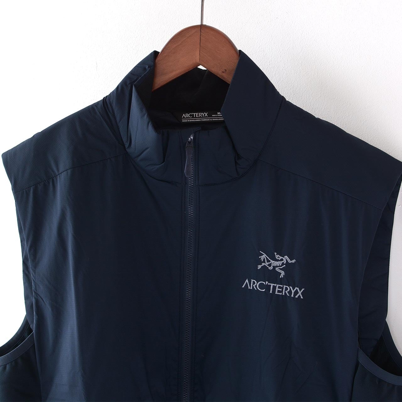 ARC TERYX アークテリクス ベスト サイズ:XL アトム LT 中綿 ベスト Atom LT Vest/ 2022年製 ブラック 黒 トップス アウトドア カジュアル ブランド 【メンズ】