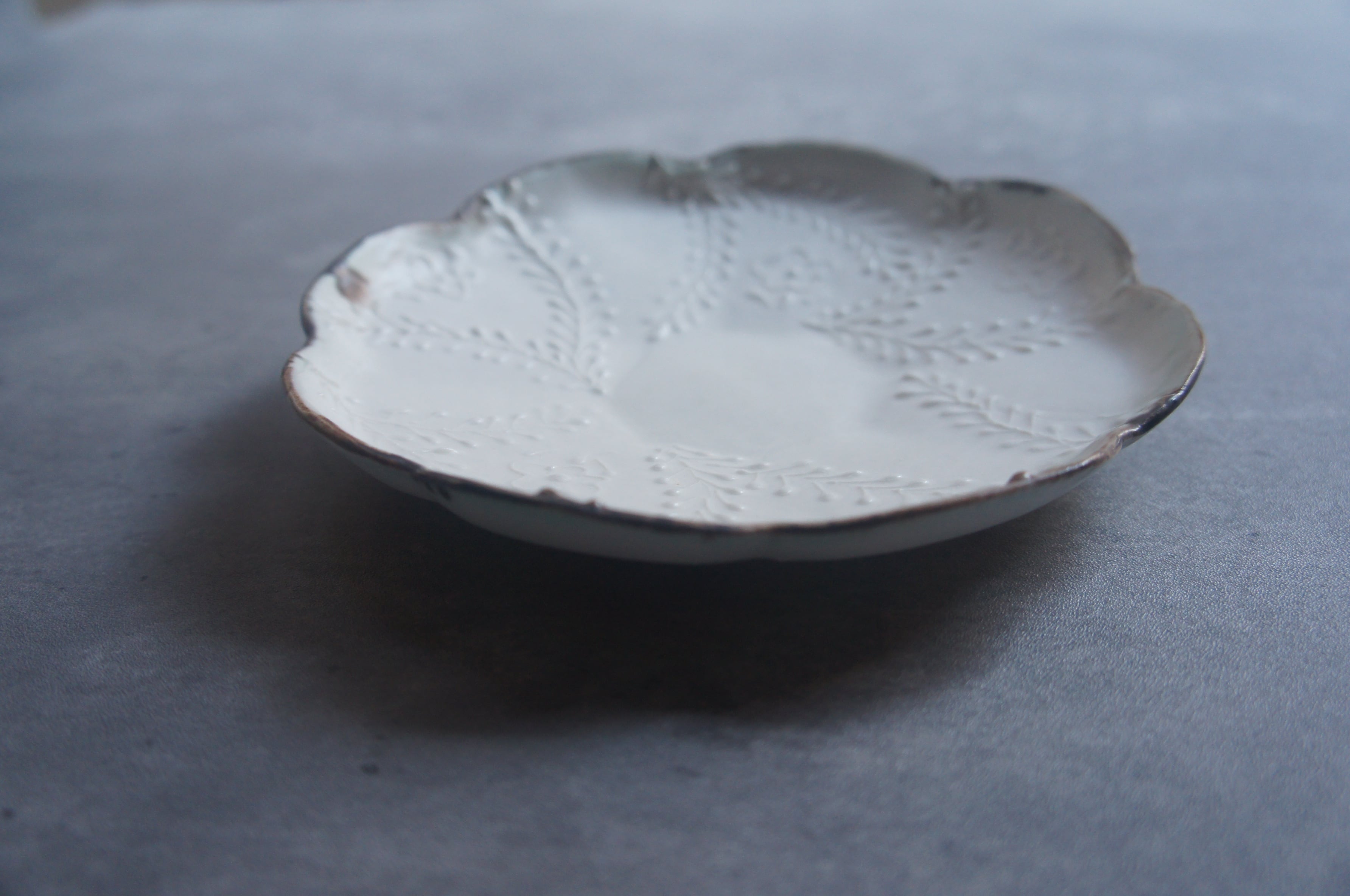 再入荷】中村かおり ローズマリー 花皿 | 器とライフスタイル雑貨 KOGU