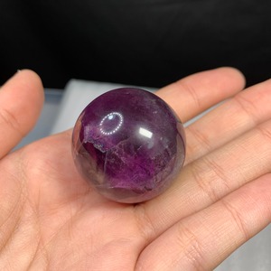 色合いが綺麗なパープルフローライト スフィア