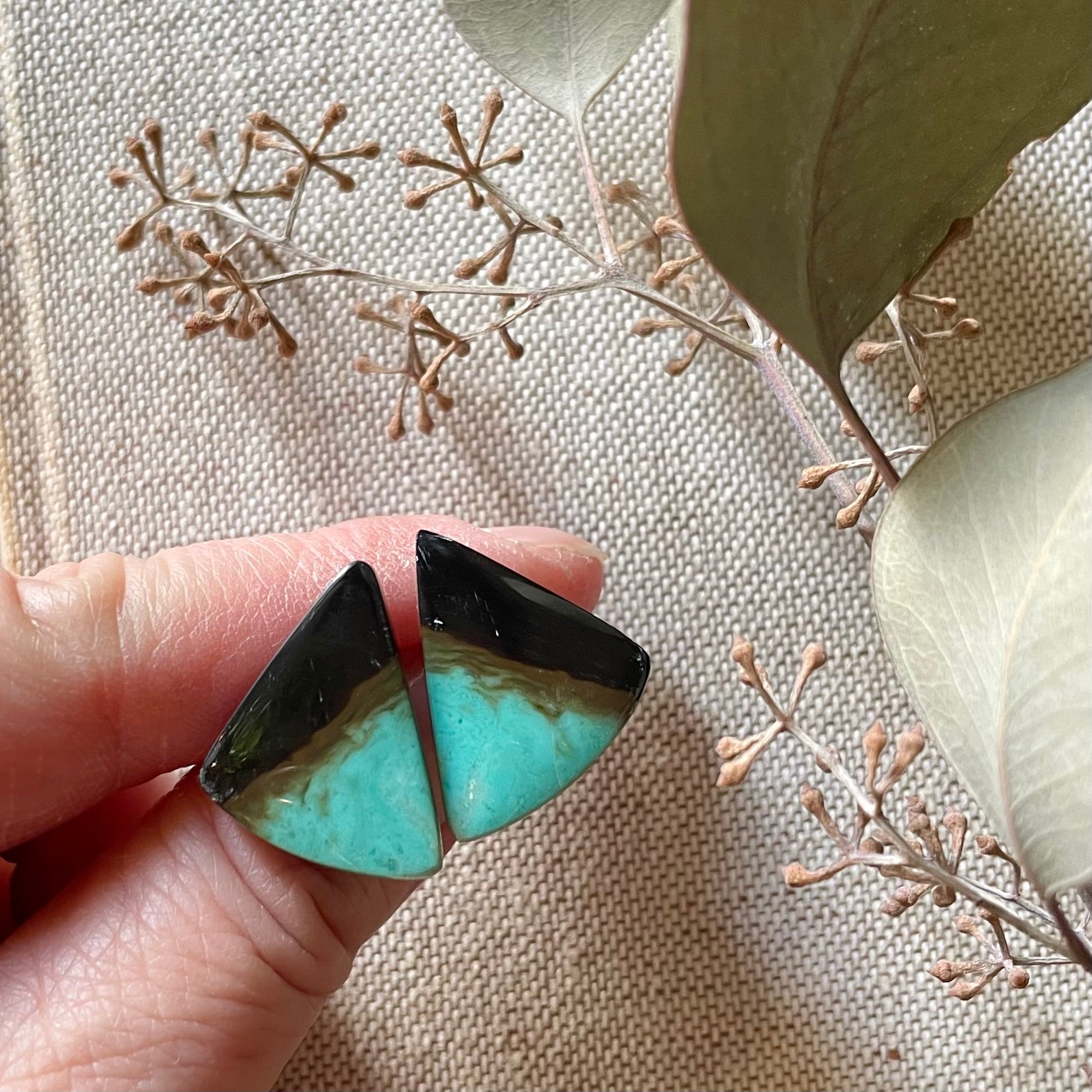 ブルーオパライズウッド＊1粒ピアス＊大人バイカラータイプ | Style du  