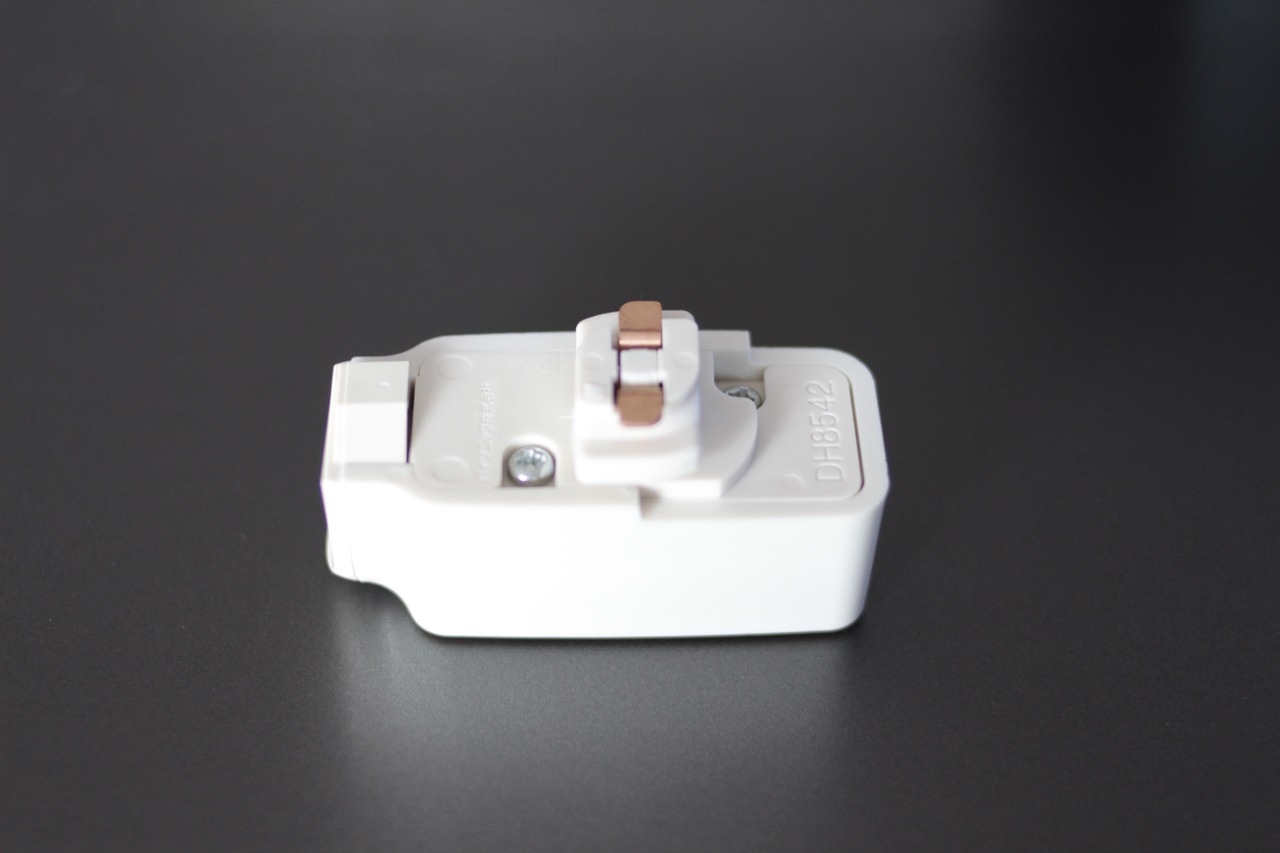 ダクトレール用引掛シーリングプラグ