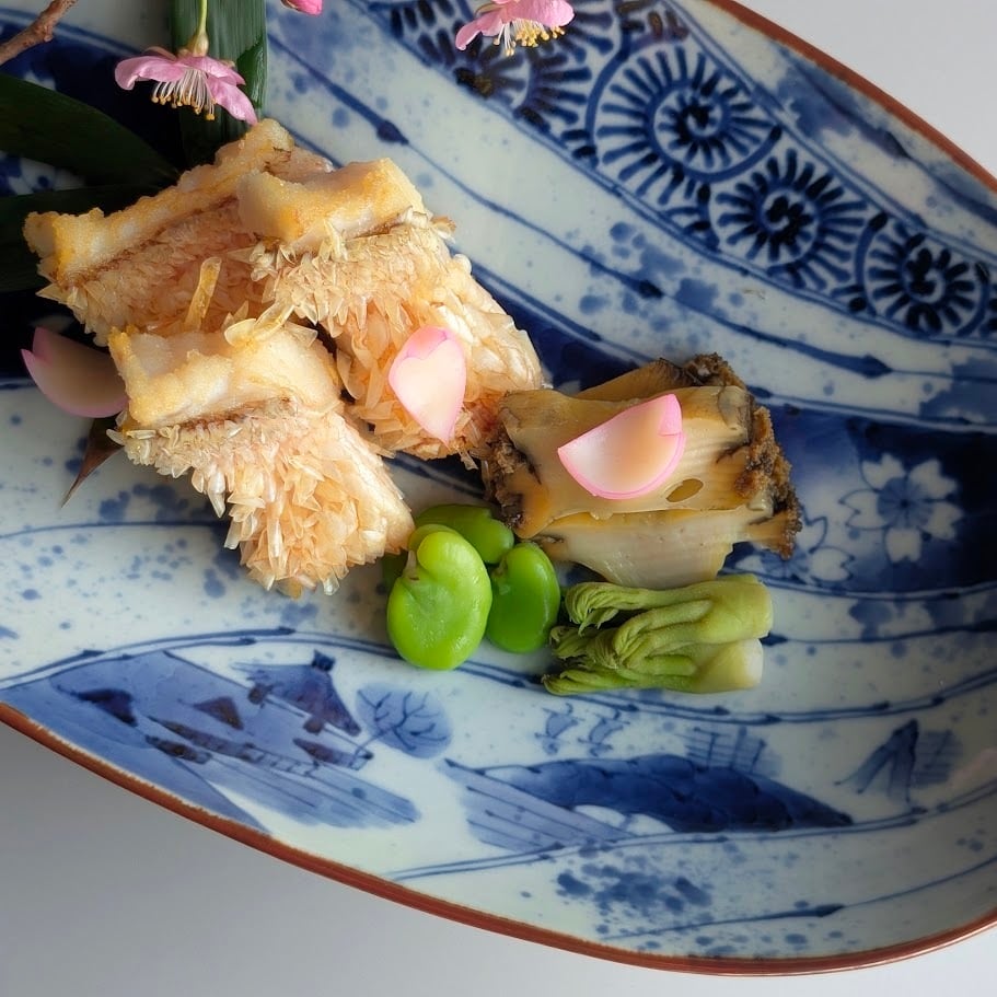 有田焼】染付変り絵捻り紋 楕円深鉢 | 和食器のすべて