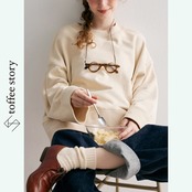 【2color】背中のフラワー刺繍が映える、純綿スウェットシャツ P0070