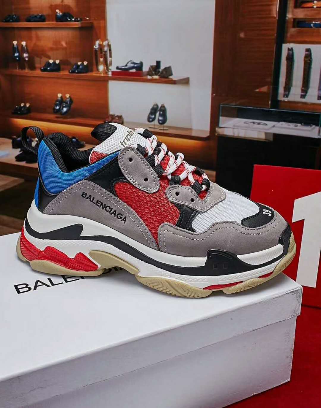 極美品 サイズ 35-44 BALENCIAGA TRIPLE-S Sneakerバレンシアガ