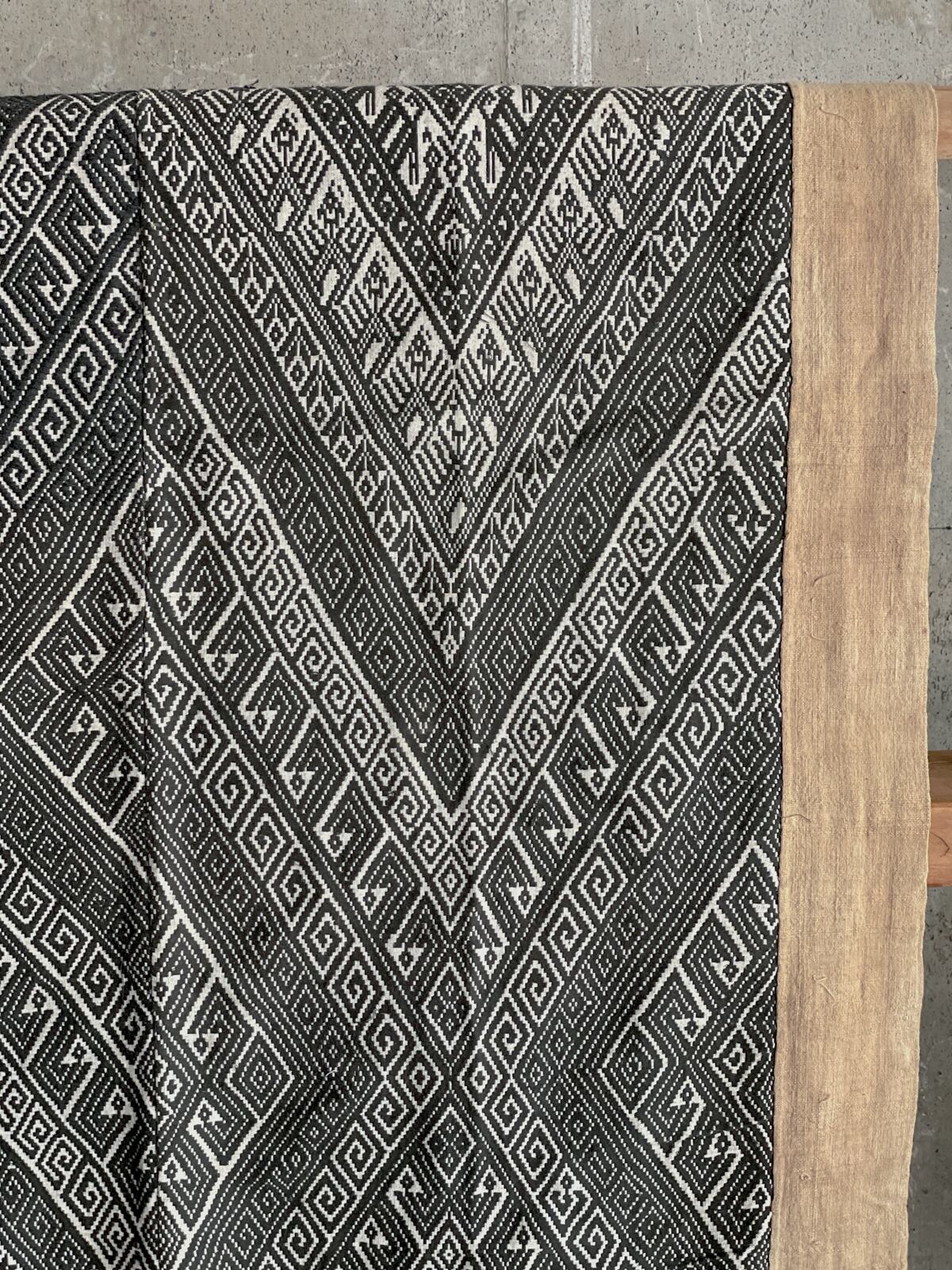 Thai tribe／Vintage rug | 333 & tay - Delivery Service