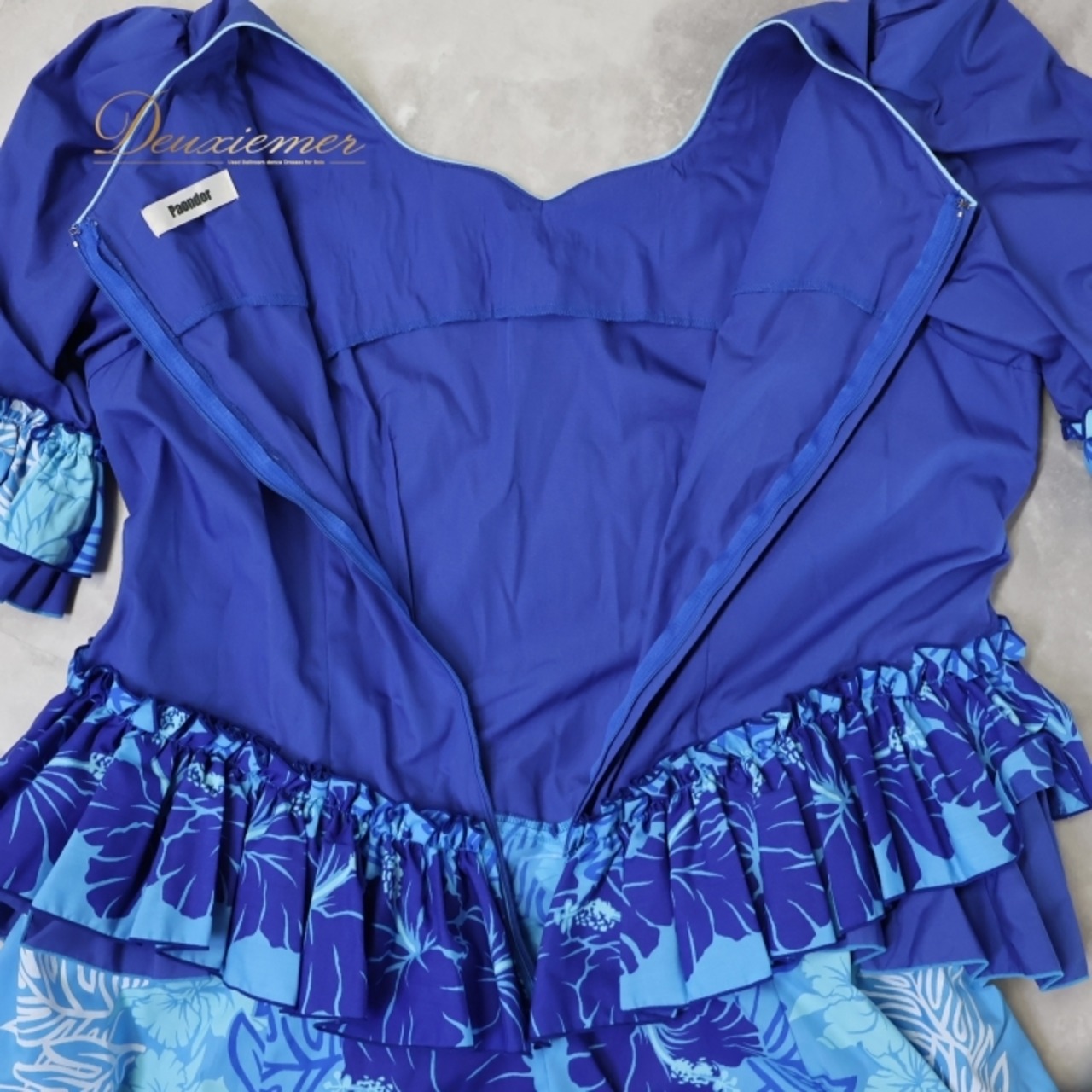 フラダンス 衣装 ワンピース ドレス ブルー系 パンドール フラ ダンス 青 白 花柄 ハワイアン フリル ハイビスカス柄 華やか Paondor 爽やか アロハ かわいい ハワイアンプリント ホワイト系