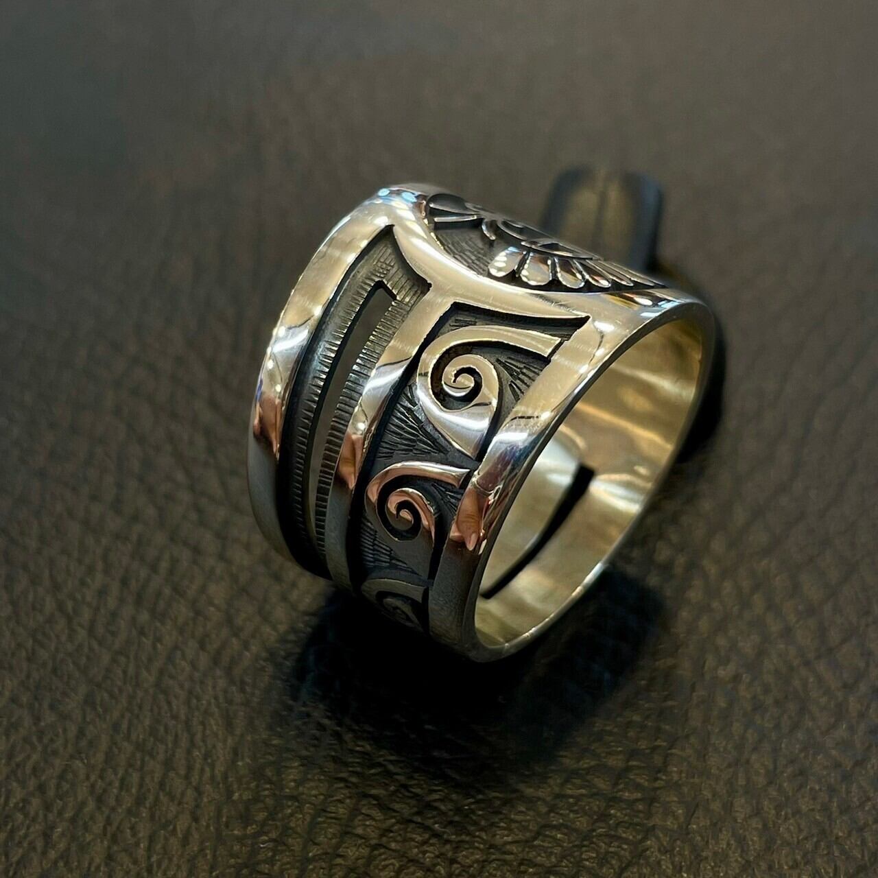 ルシオンコインバ(LucionKoinva) スパイダーモチーフリング 25号