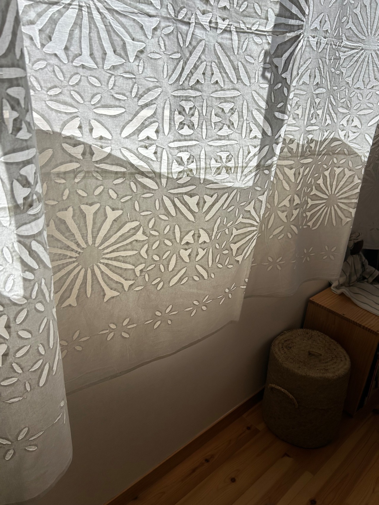 まるしかく　カットワークキルト NO.3  マルチクロス インドの手仕事