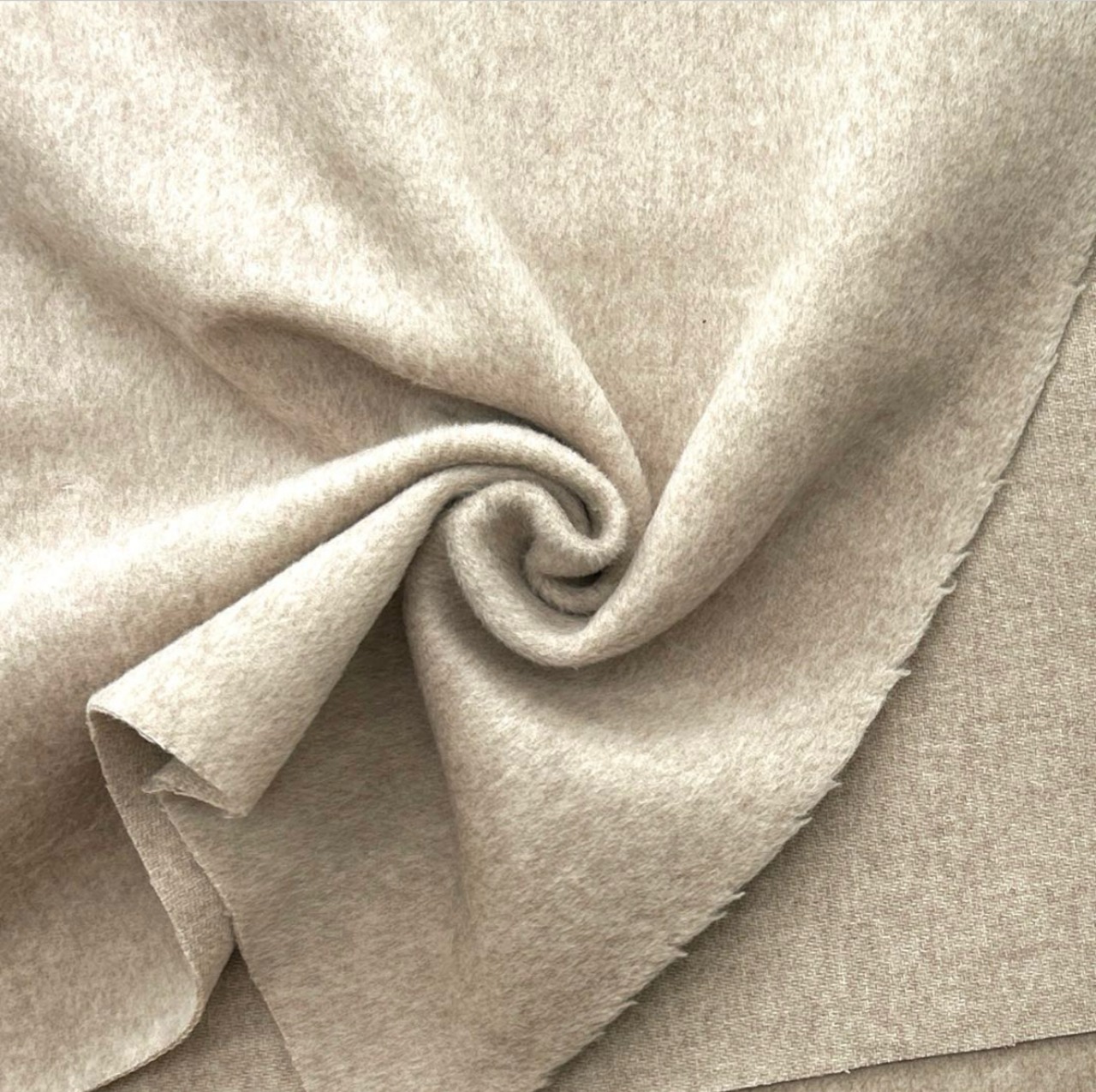 ★AM121◆2.5m◆ラスト1点‼◆ウールアンゴラ混弱毛羽立ち高級アウター生地◆ライトグレージュ系