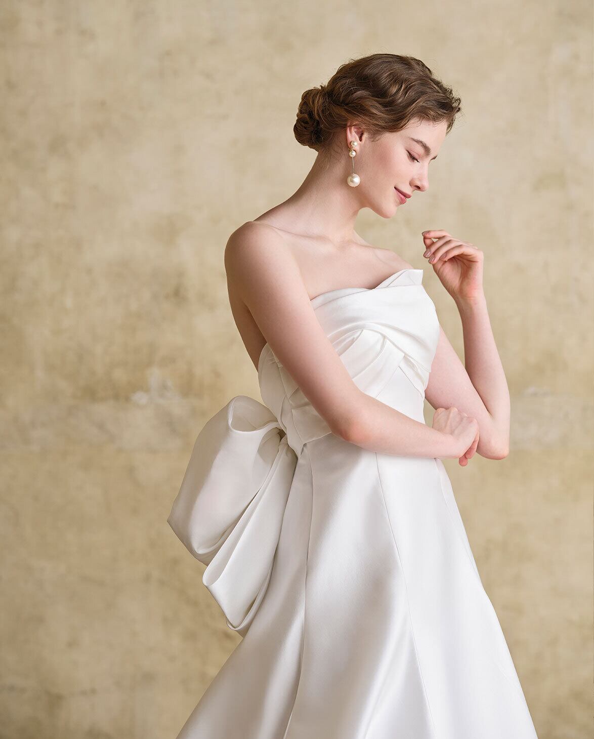ウェディングドレス ふっくら柔らかなバックリボン 取り外しオフ  
