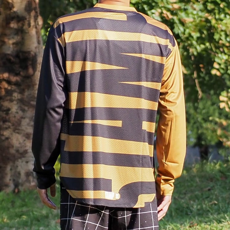 トップス run Black Silk Touch Performance 1/4-Zip Pullover (Unisex) – Real Nutz