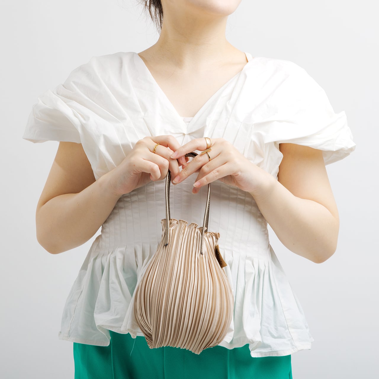 カラフルプリーツバッグ S（DSP－863）#555シャンパン | dionis