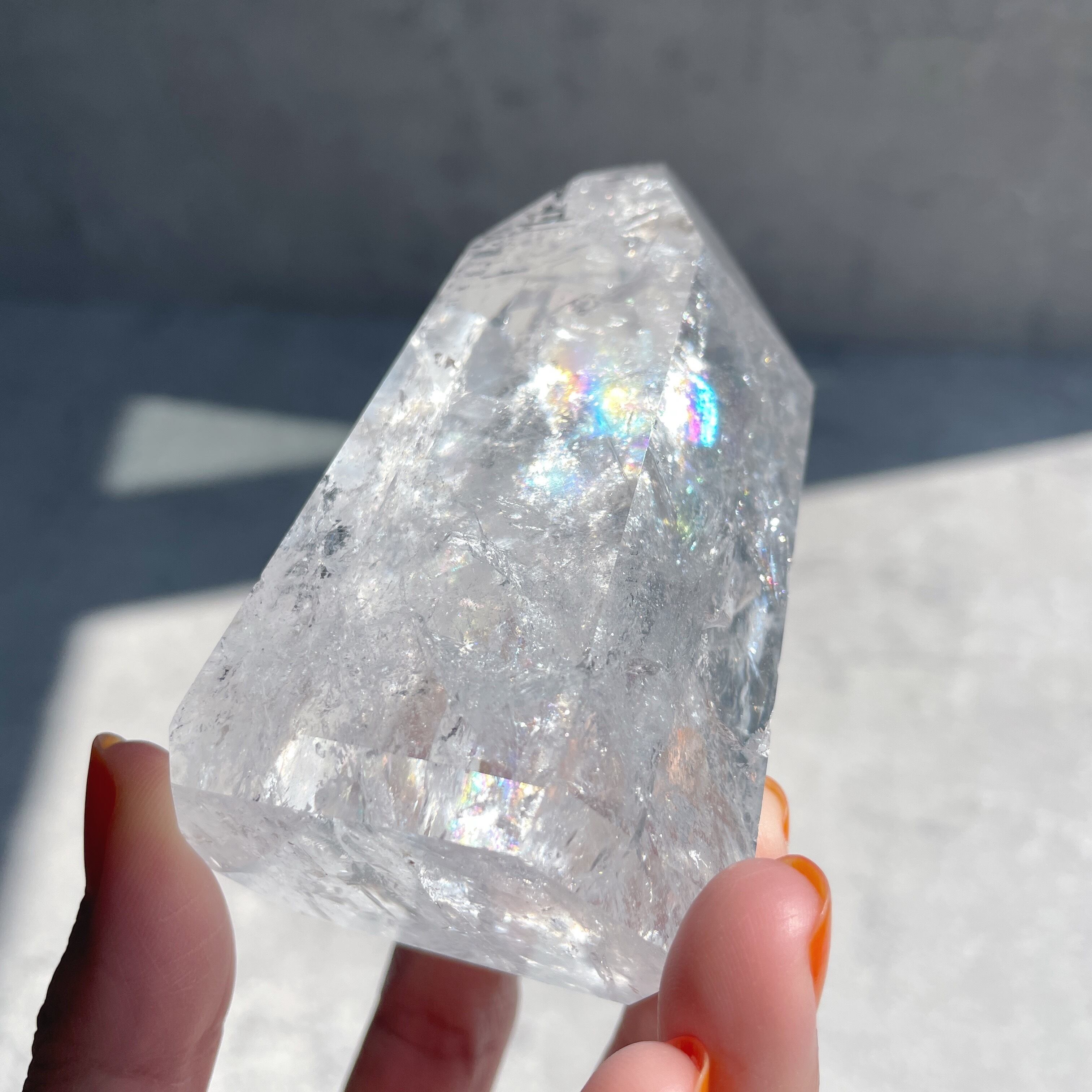 ブラジル・ミナスジェライス産 クリアクォーツ 水晶 タワー 高品質 虹入り