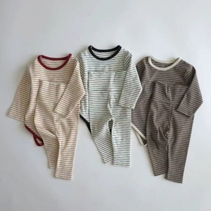 【BABY】韓国風　ボーダーロンパース＆レギンス