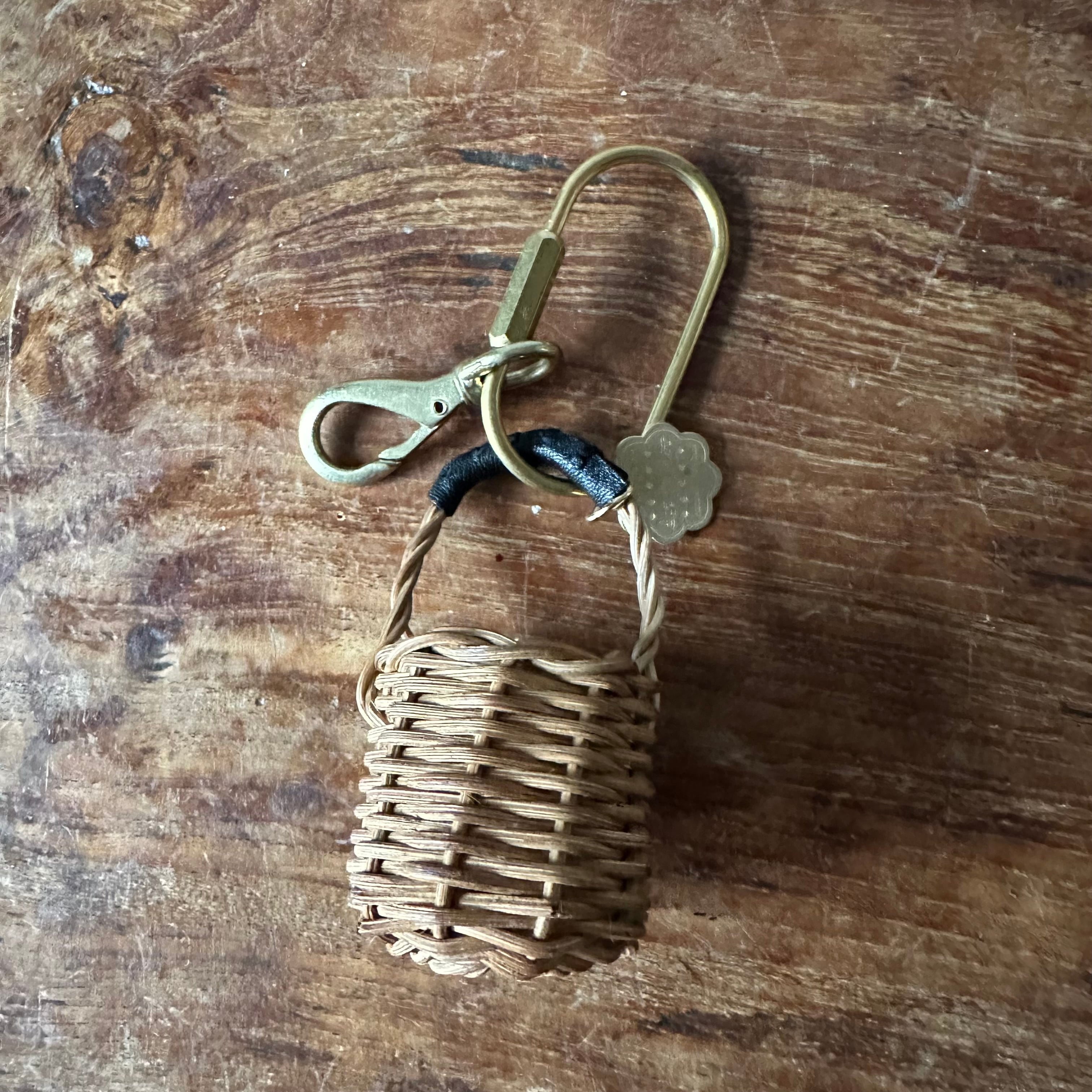 MINIATURE BASKET KEYRING | dottodot-works