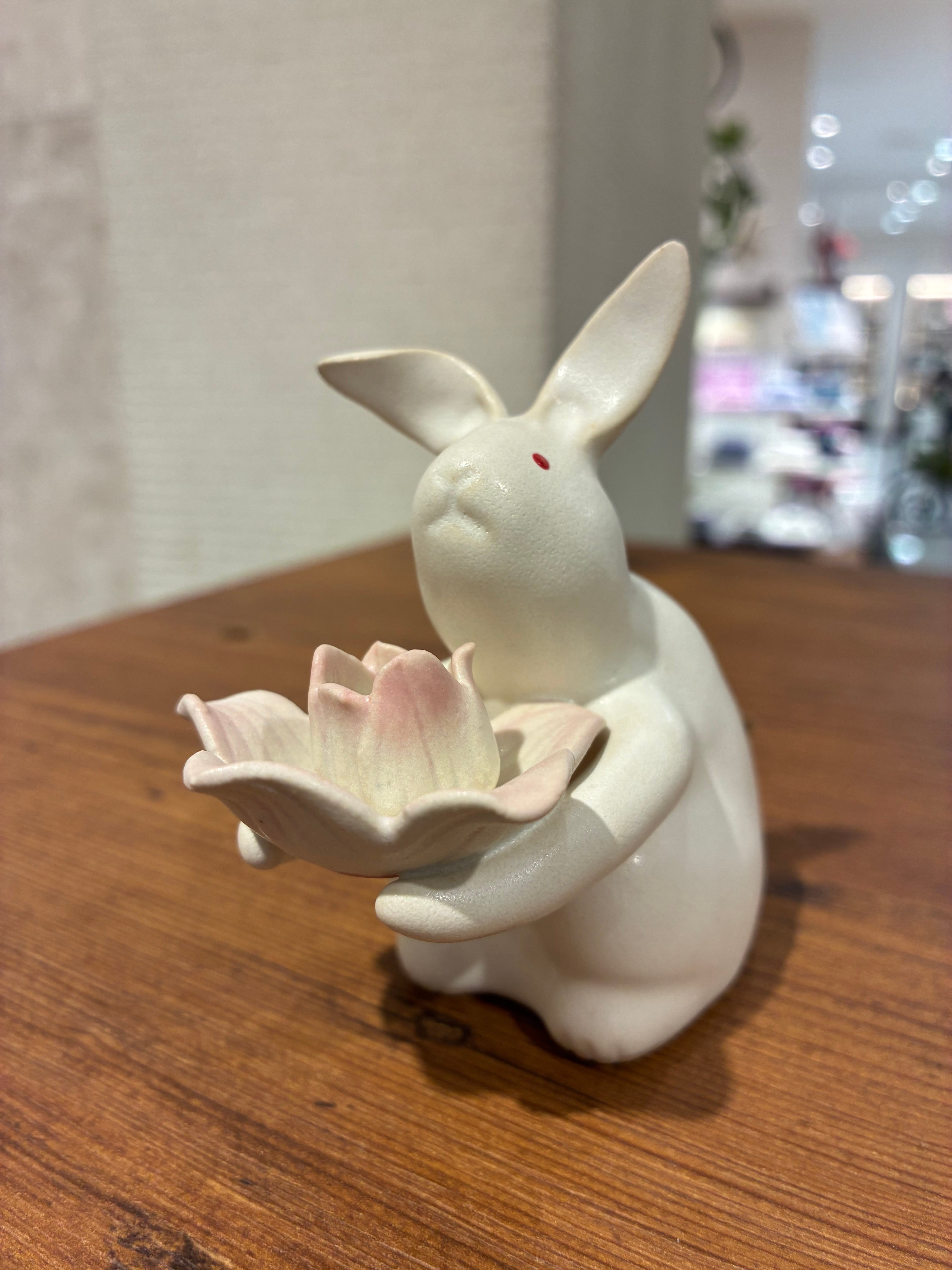 26夏】うさぎ(高さ7.5cm)蓮花 | TSUNE;田中恒子の器 オンラインストア
