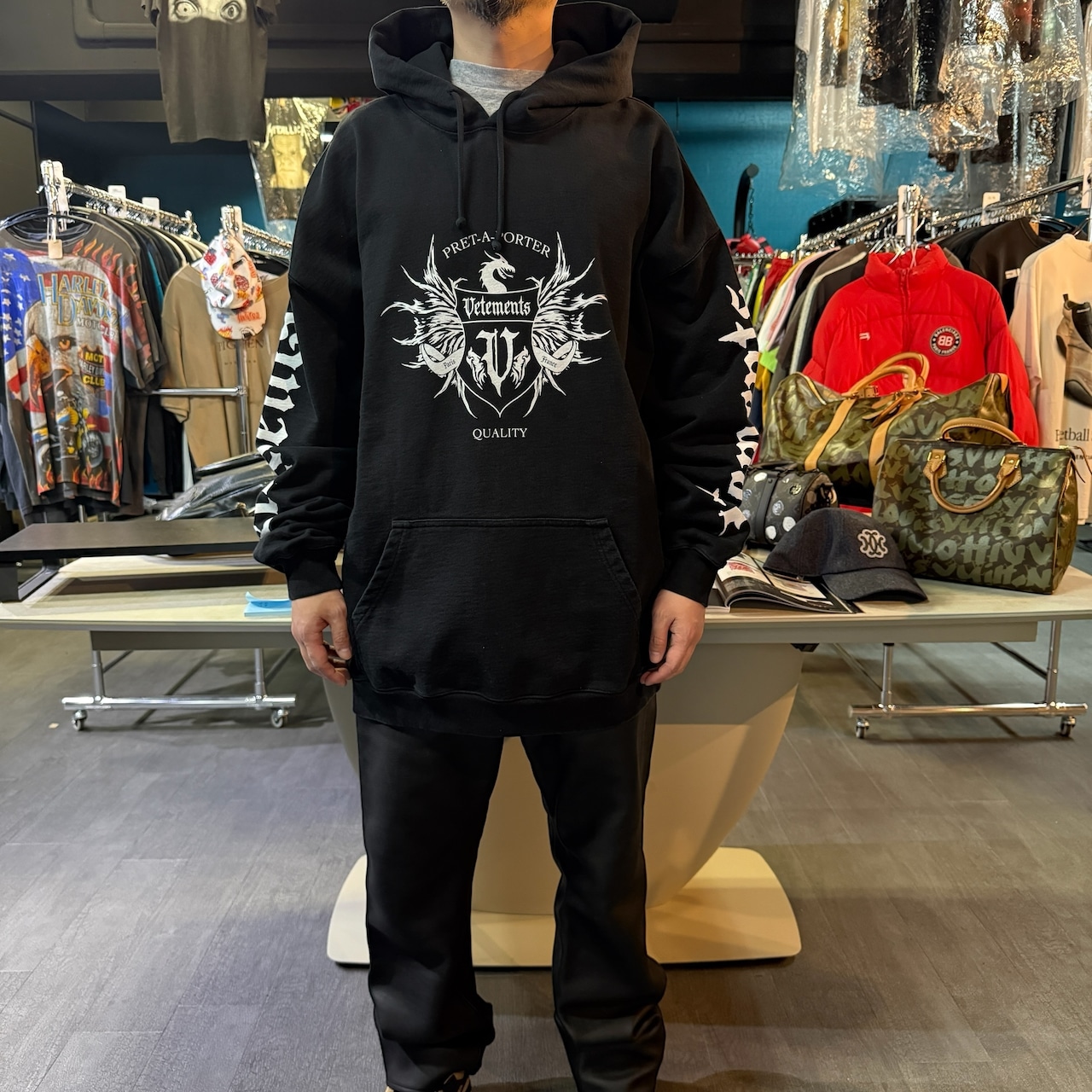 【VETEMENTS】ヴェトモン パーカー