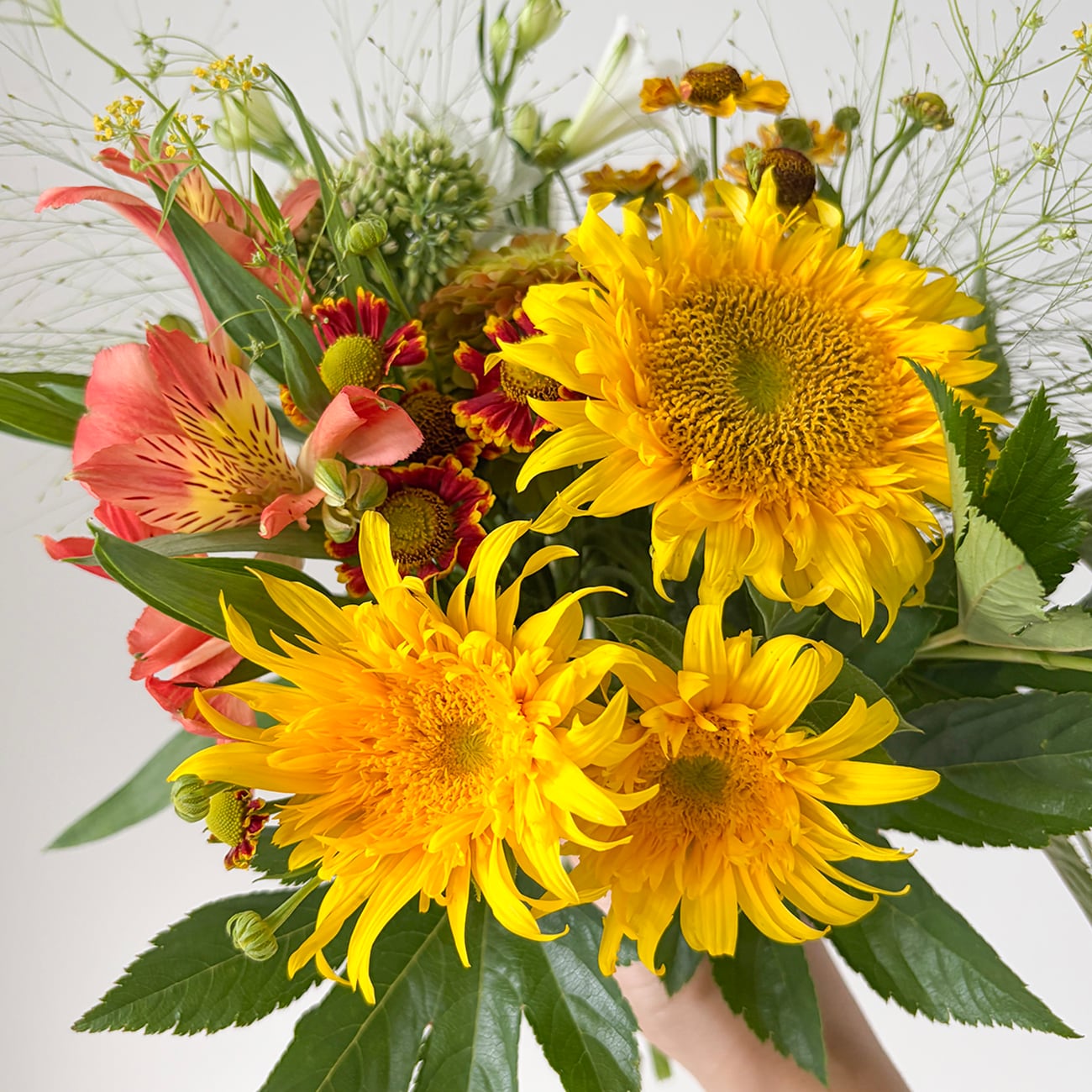 八重咲きひまわりと彩り草花のミニブーケ☆ロス救済☆|送料&クール便込み|生花・切り花|フラワーロス削減