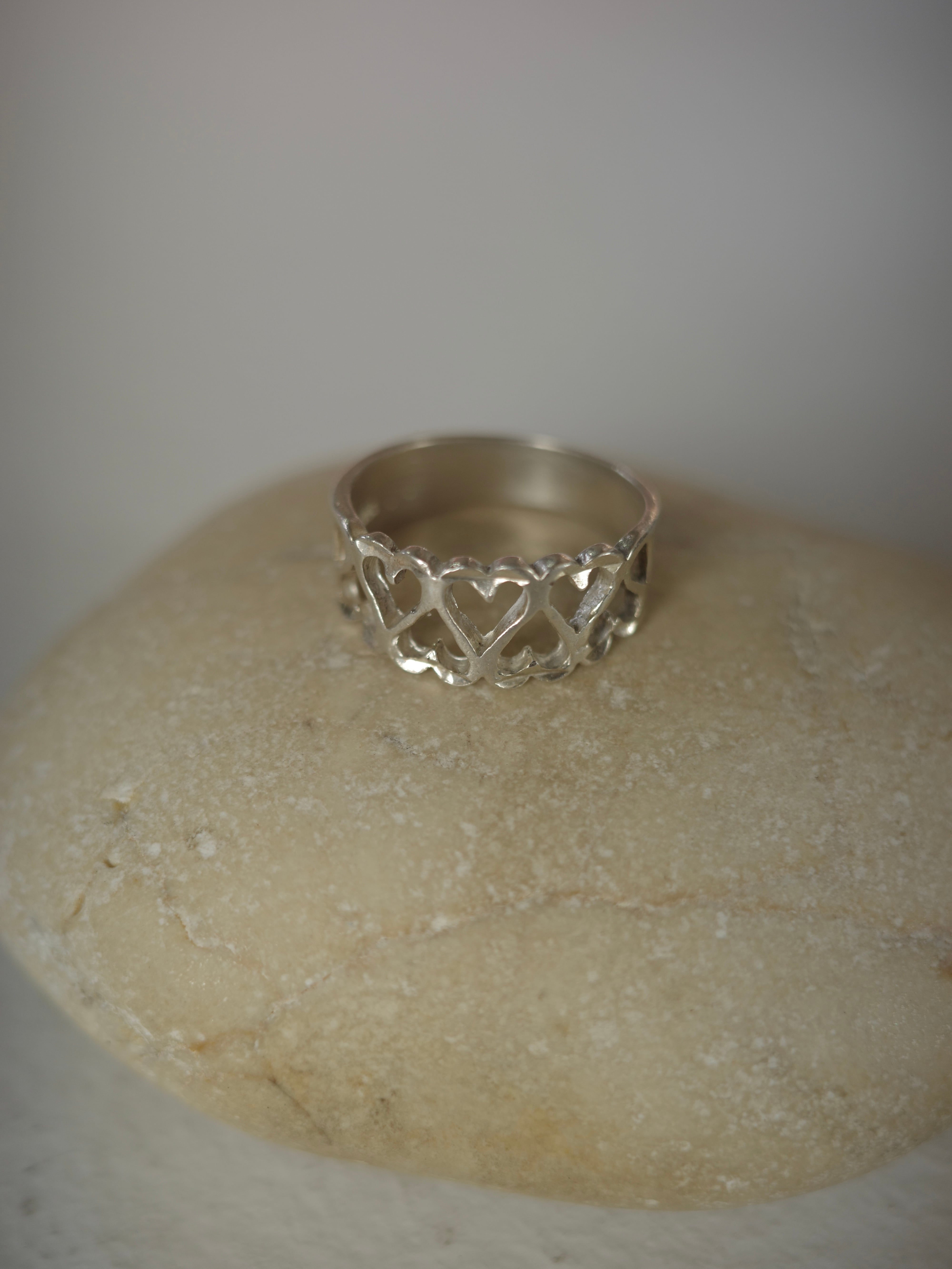 <vintage silver925>filigree many heart ring