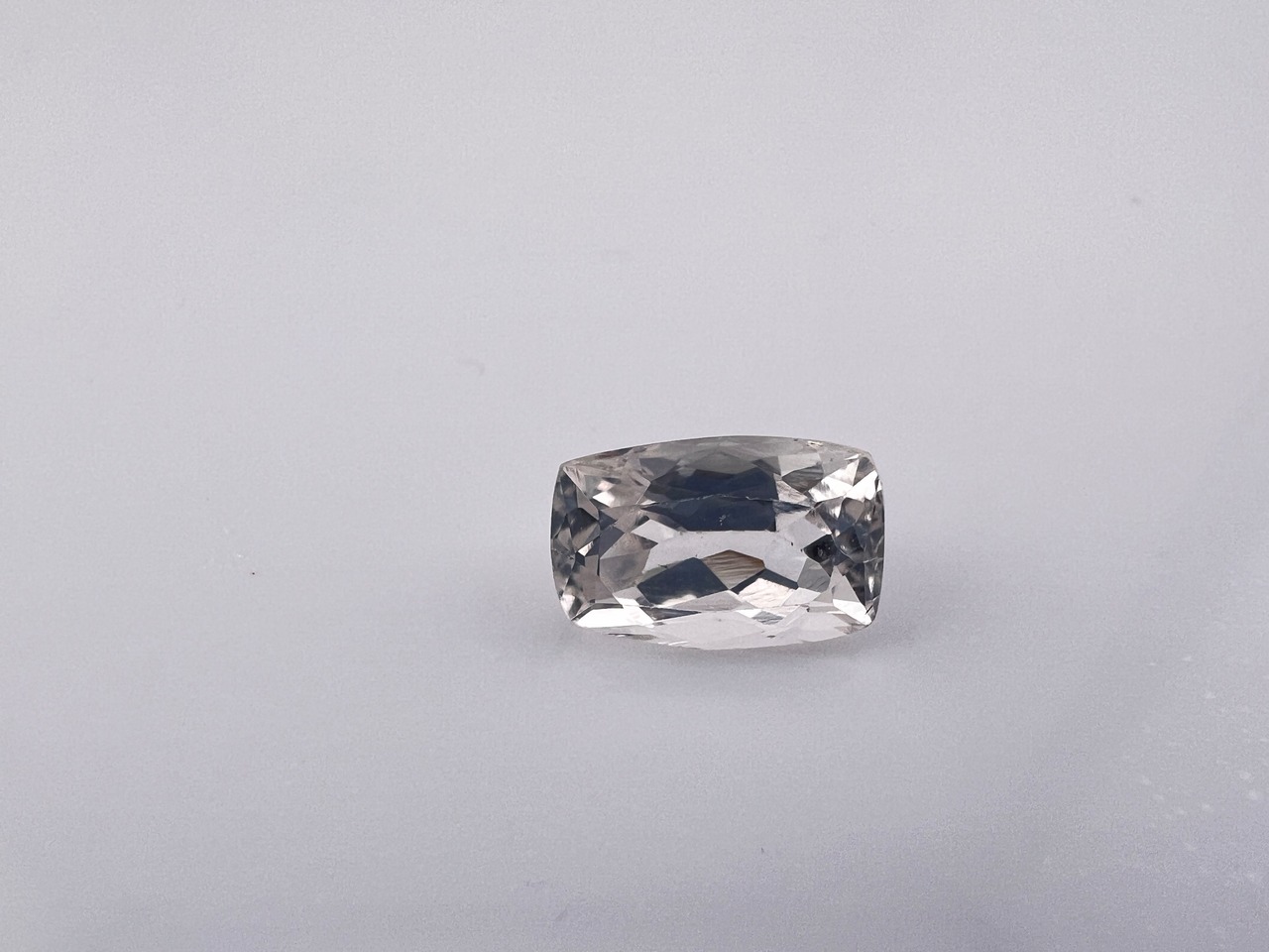 クンツァイト（カラーレス）　4.28ct　 [C13‐48]