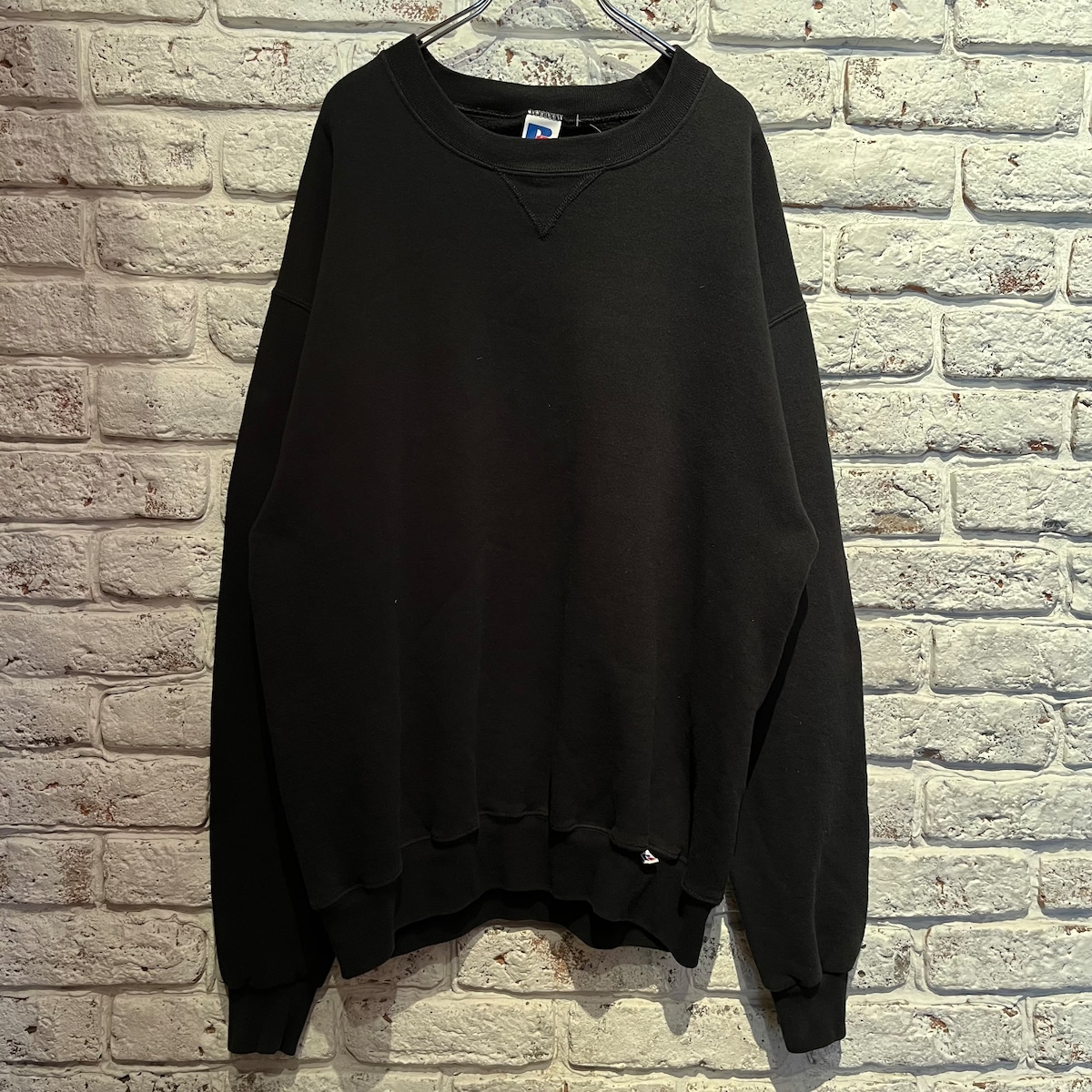 RUSSELL Crew Sweat Black | BerBerJin / & BerBerJin