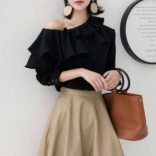 【送料無料】オフショルダー フリル 肩見せ フェミニン シャツ