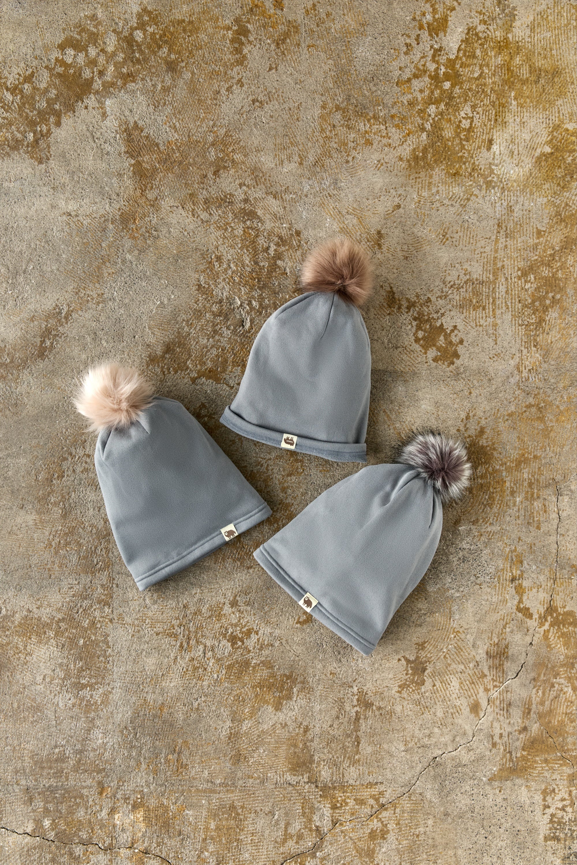 Pom Pom Beanie: Color Grey (ポンポンはグレー系)