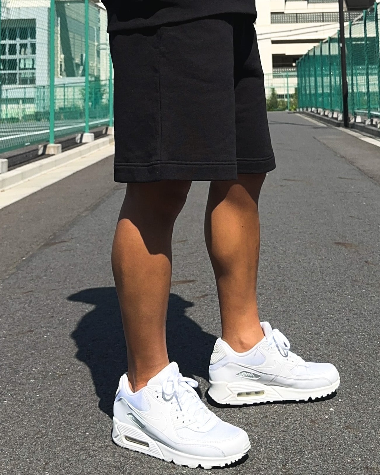 BASIC ONE POINT LOOSE FIT SWEAT SHORTS - BLACK