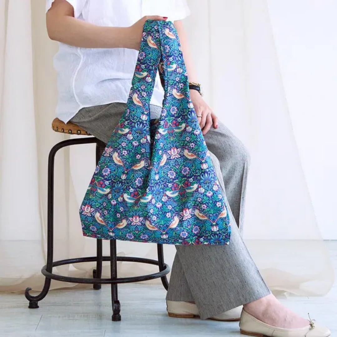 【KIND BAG】Strawberry Thief（いちご泥棒）/ William Morris｜ミディアムサイズ