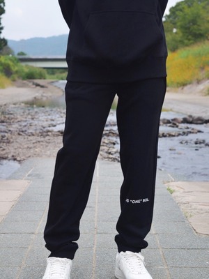 RELAX FIT SWEAT PANTS