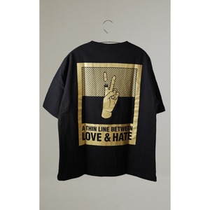 ビッグシルエットTシャツ / LOVE&HATE / ブラック×ゴールドラメ