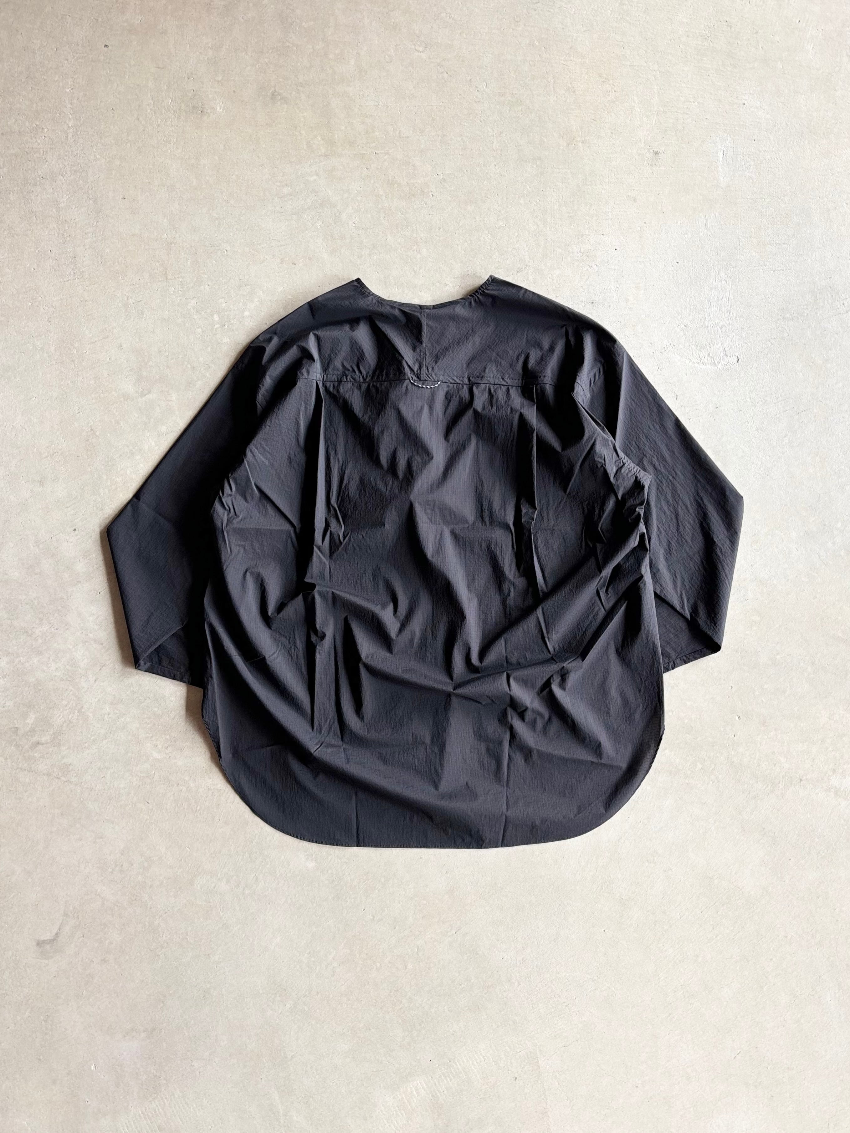 and wander アンドワンダー 【packable light pullover