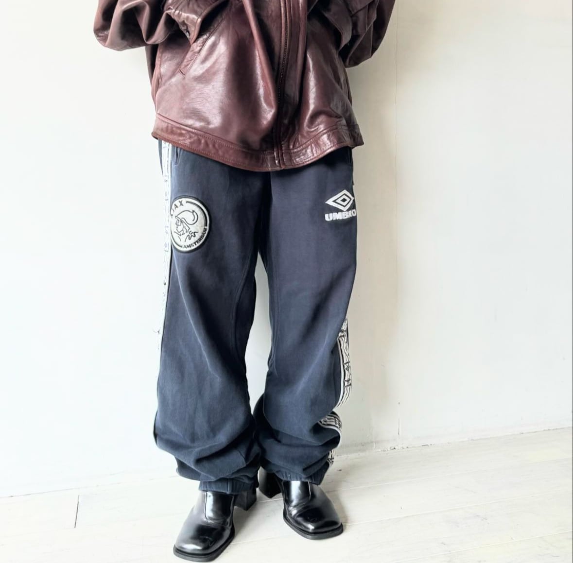 (大人気)unbro ajax design logo track pants UMBRO- 90's Ajax away training sweat pants | ROOT online