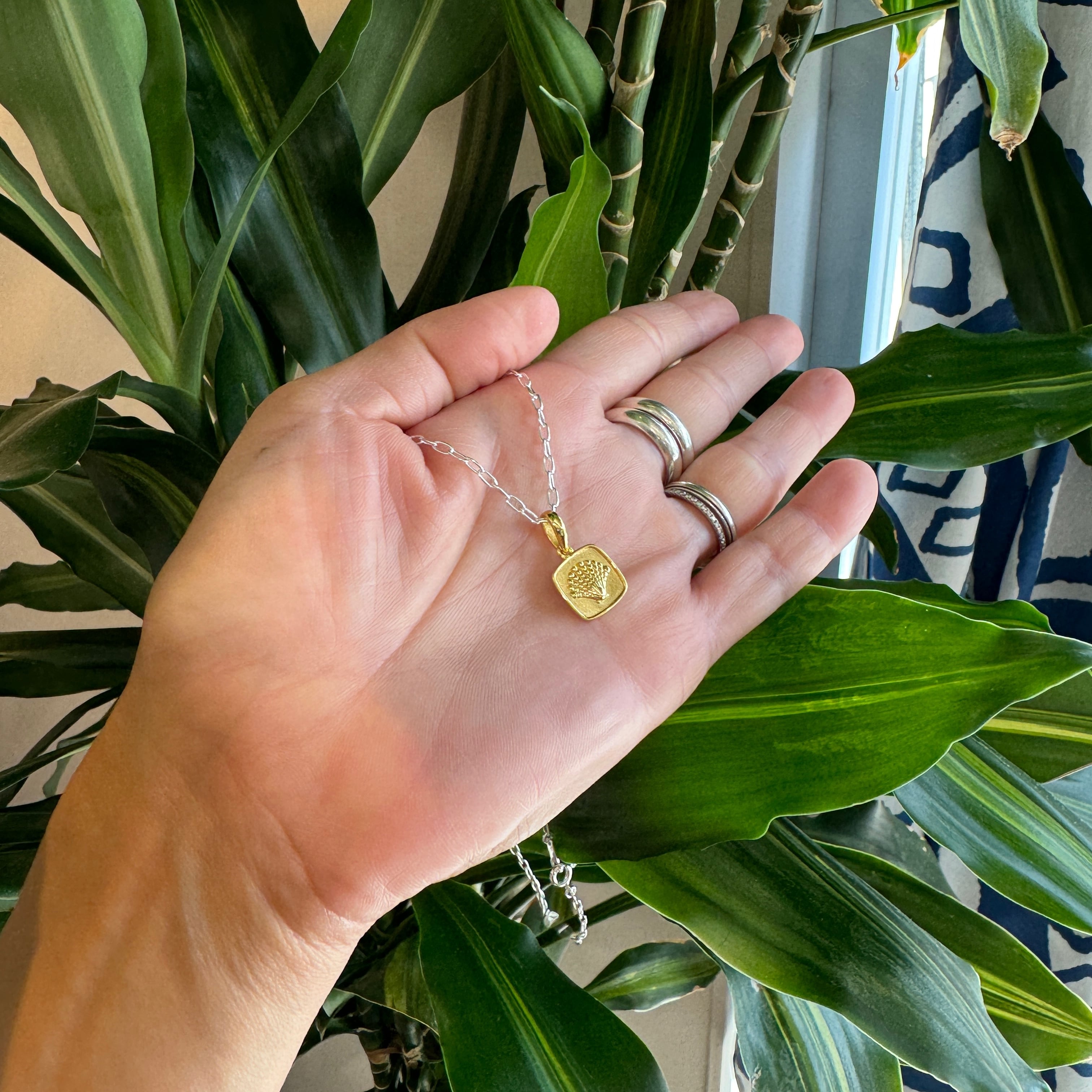 Gold Coating ダブルチェーン 重ね付け スクエア プレート シェル