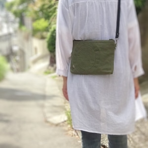 甲羅デザイン ショルダーバッグWW＊Khaki カーキ＊〈亀甲〉サコッシュ