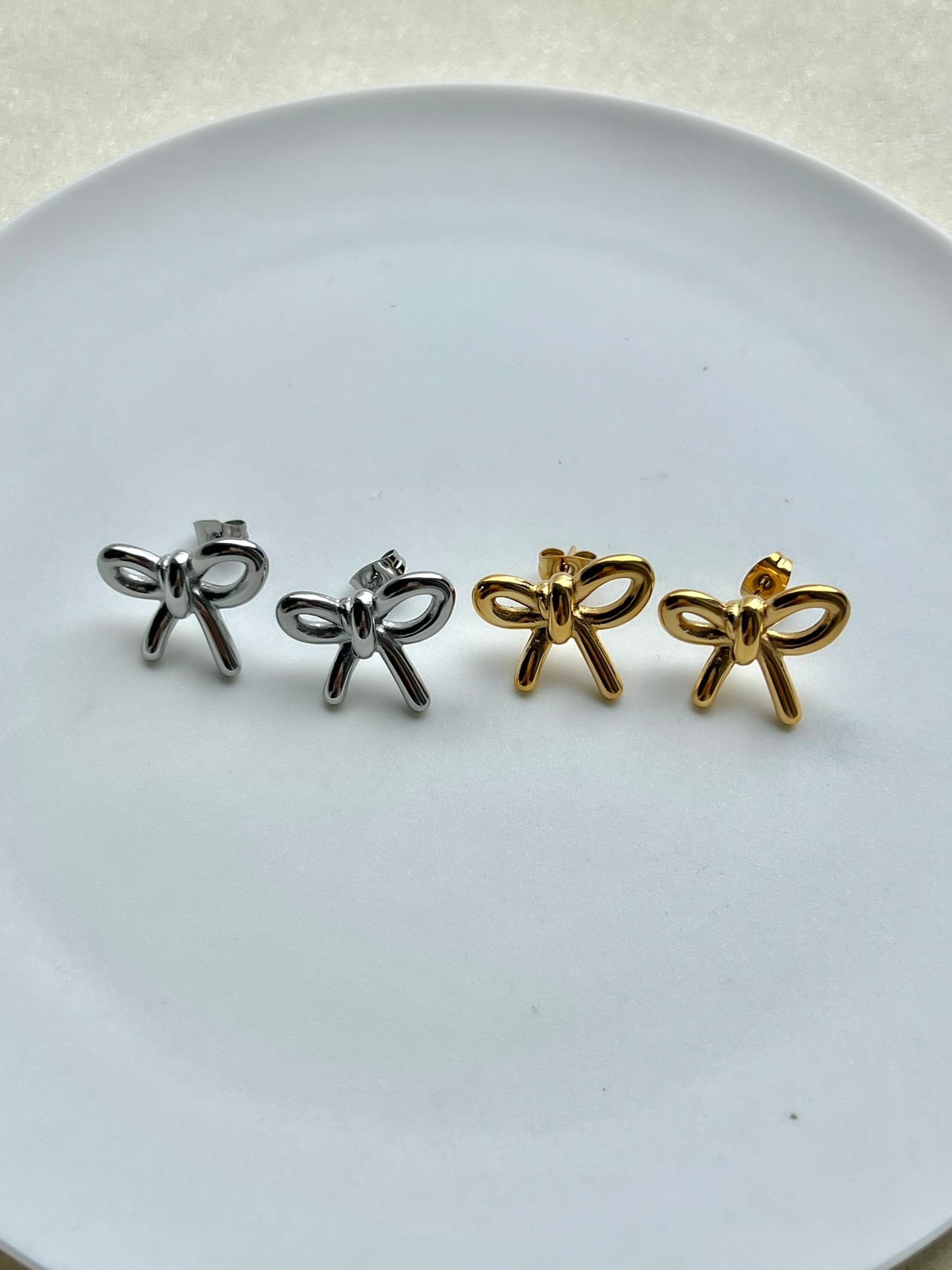 Round ribbon pierce