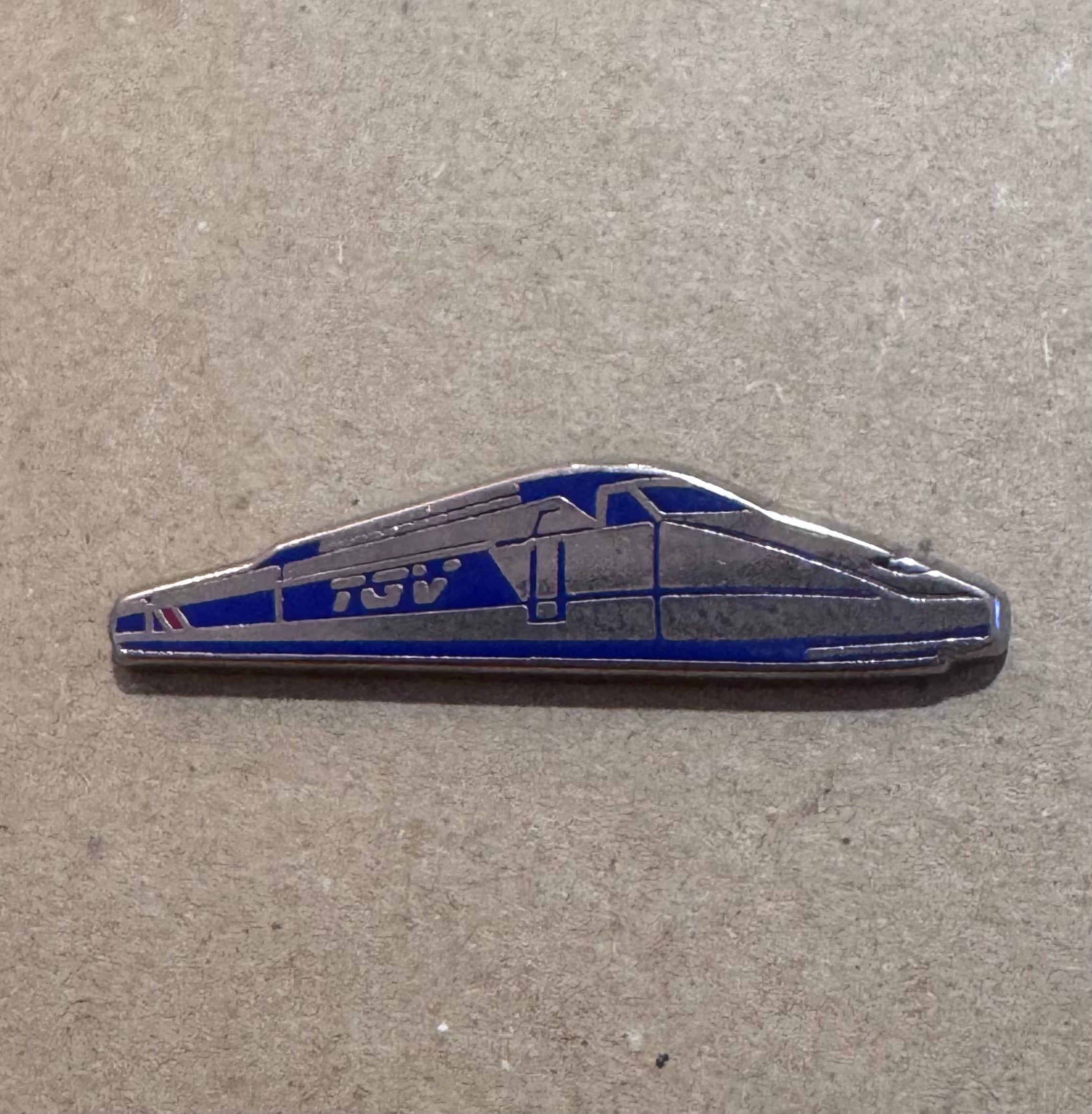 希少）フランス製パリ版TGV ヴィンテージピンズ&タマヌん缶バッジ
