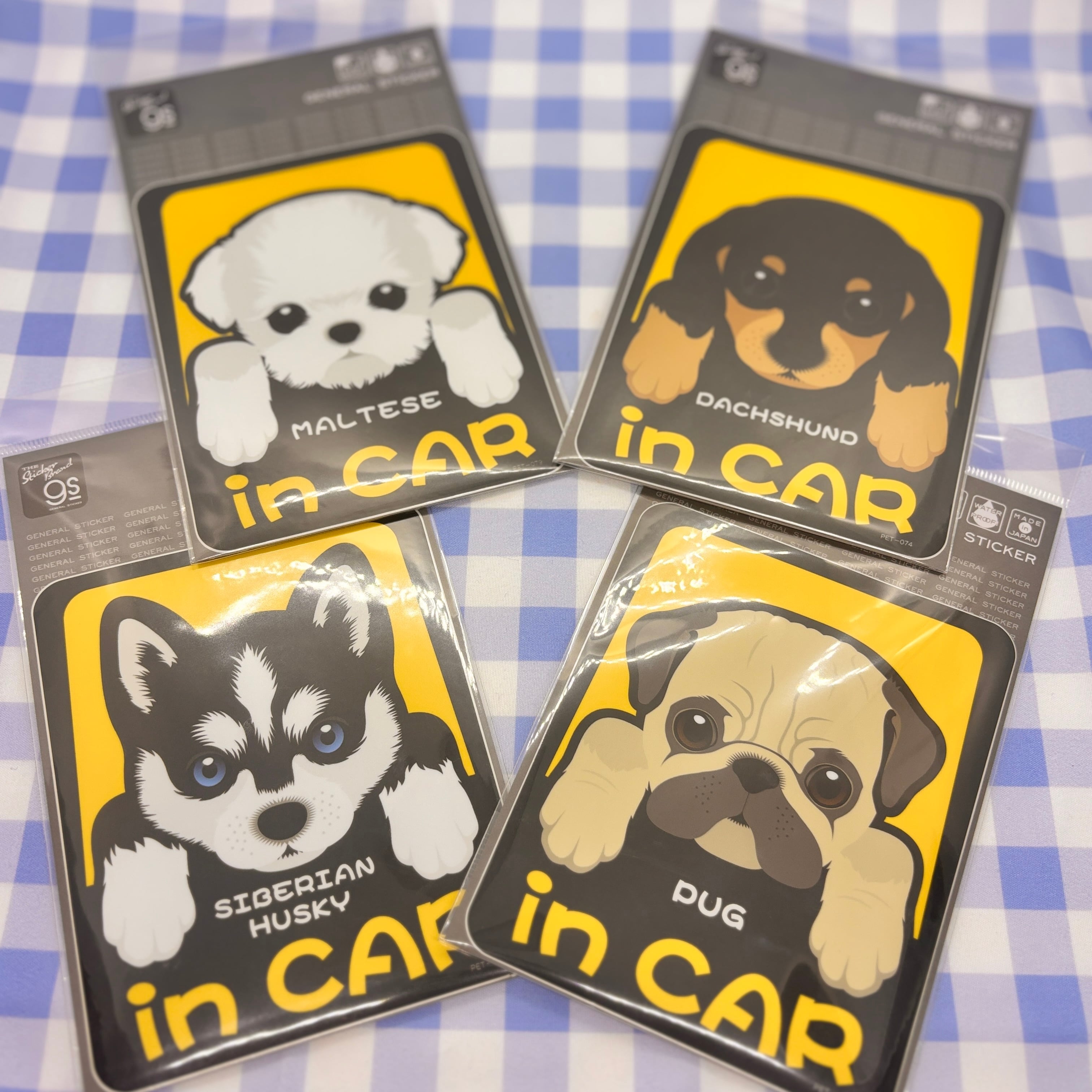 ペットステッカー in CAR 　パグ・シベリアンハスキー・ダックスフンド・マルチーズ