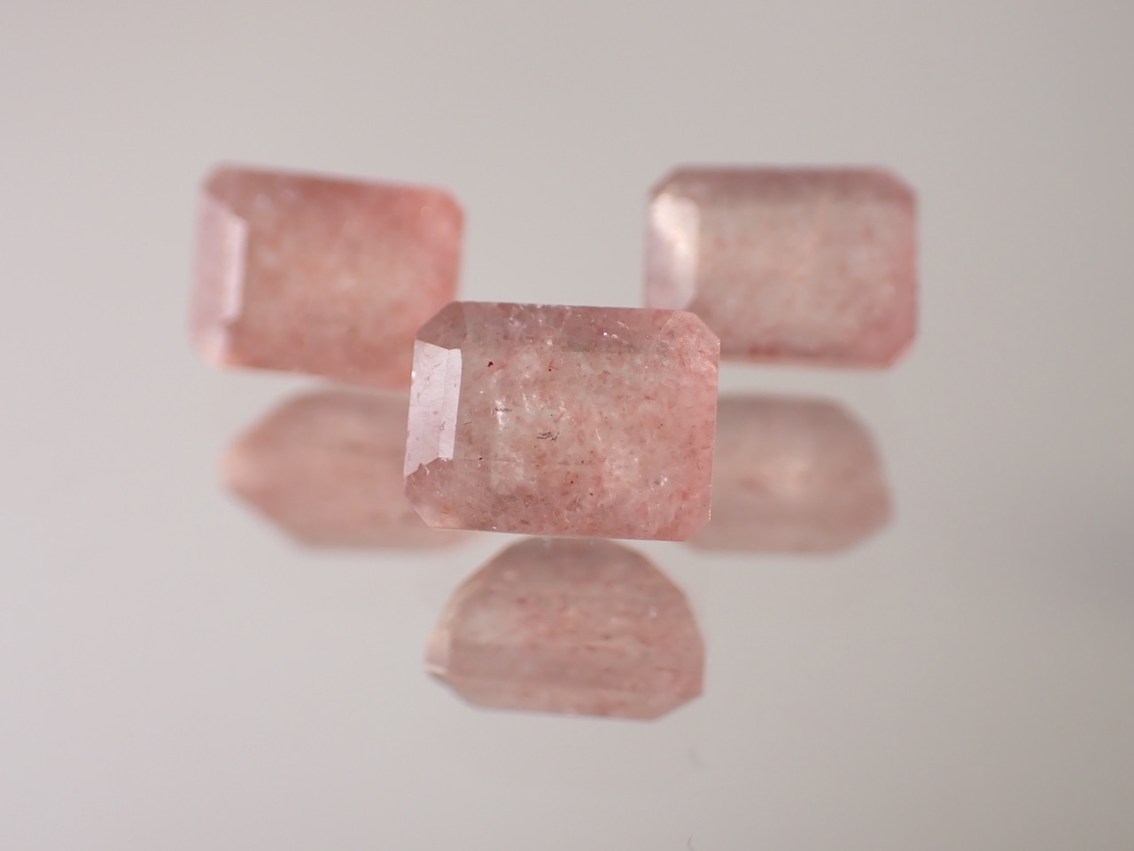 ストロベリークォーツ（アベンチュリン）　約2.2ct　[C13‐763]