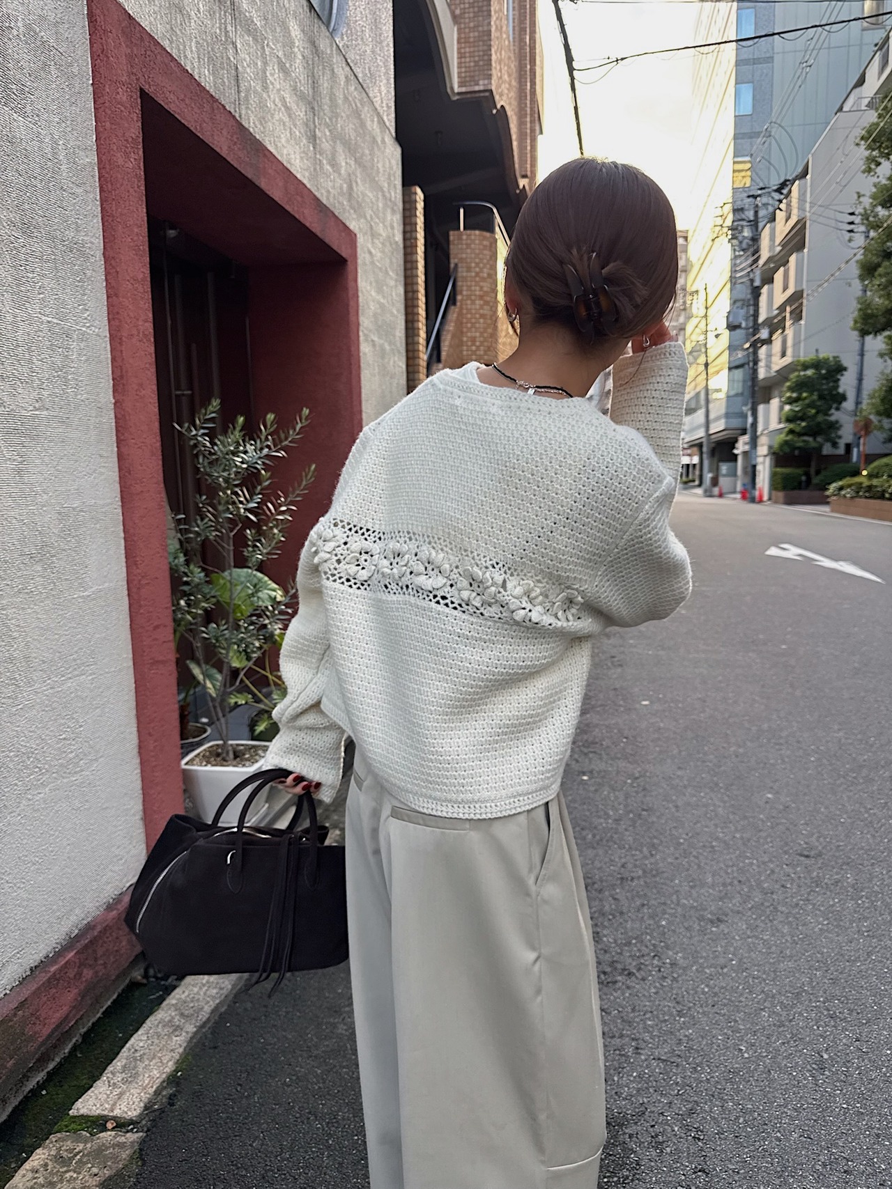 "ecru" flower motif hand wool knit