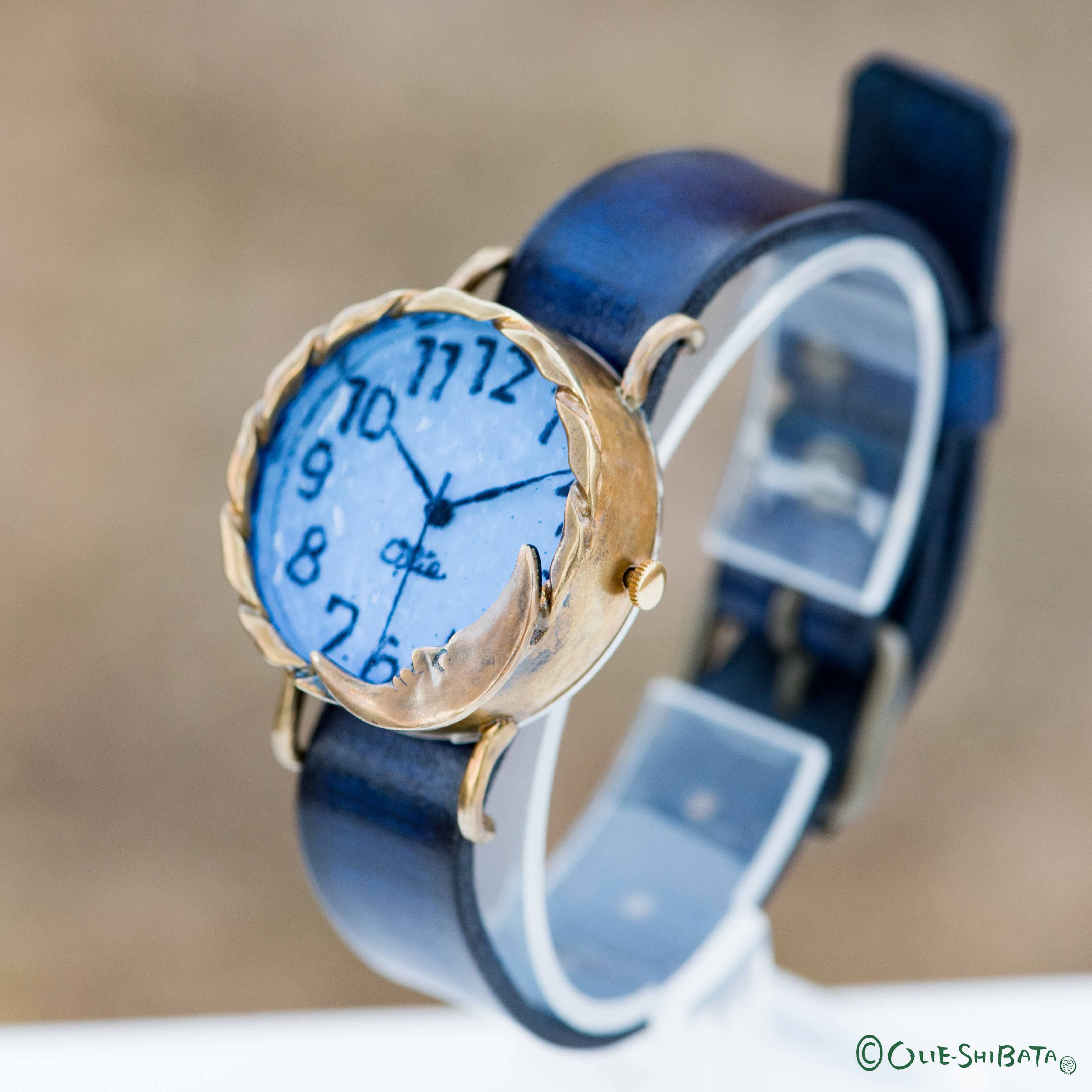 黄昏の月腕時計Mパステルブルー | カエルの時計屋さん