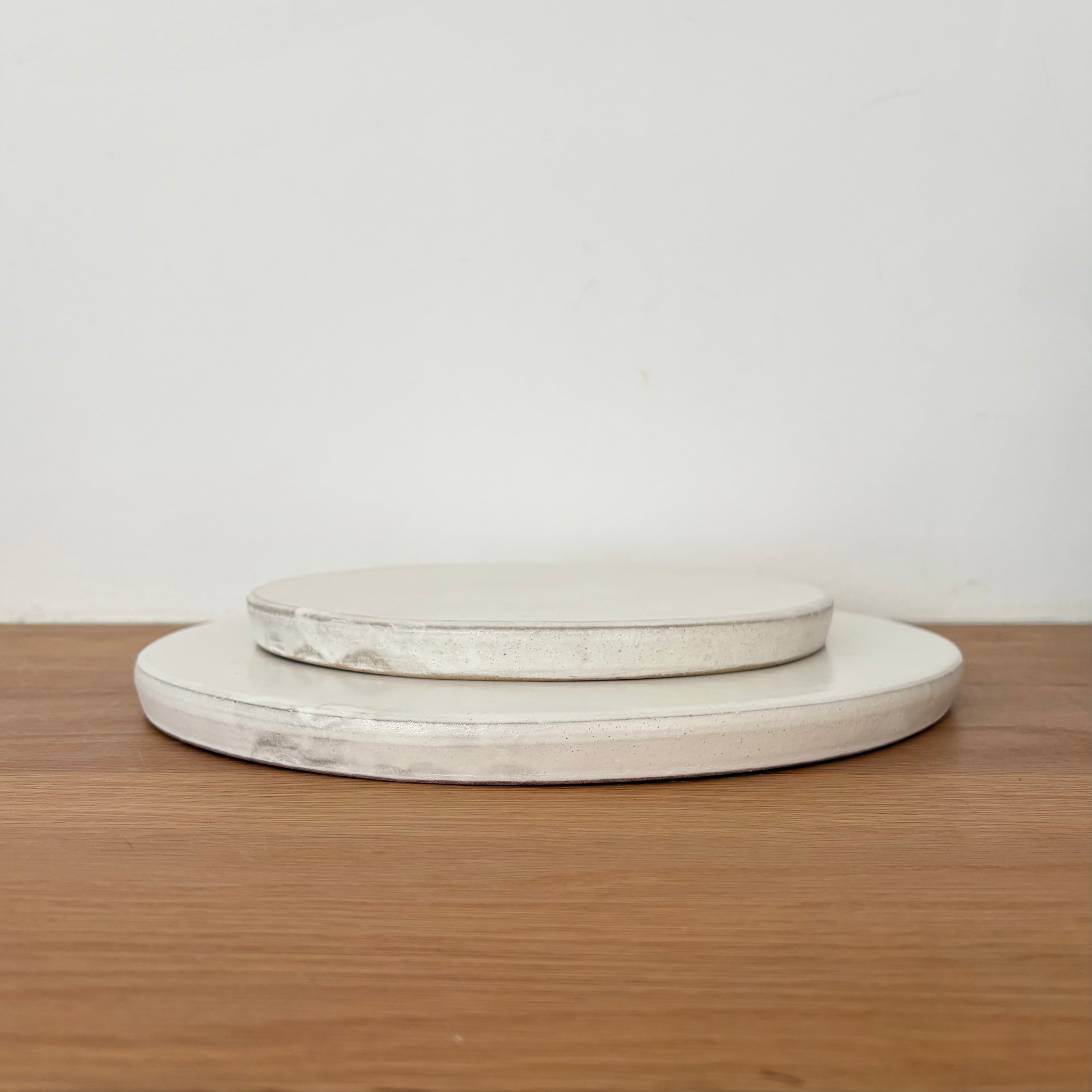 両面使える白丸台皿 大（熊谷雅博） | 暮らしの器 かまごと