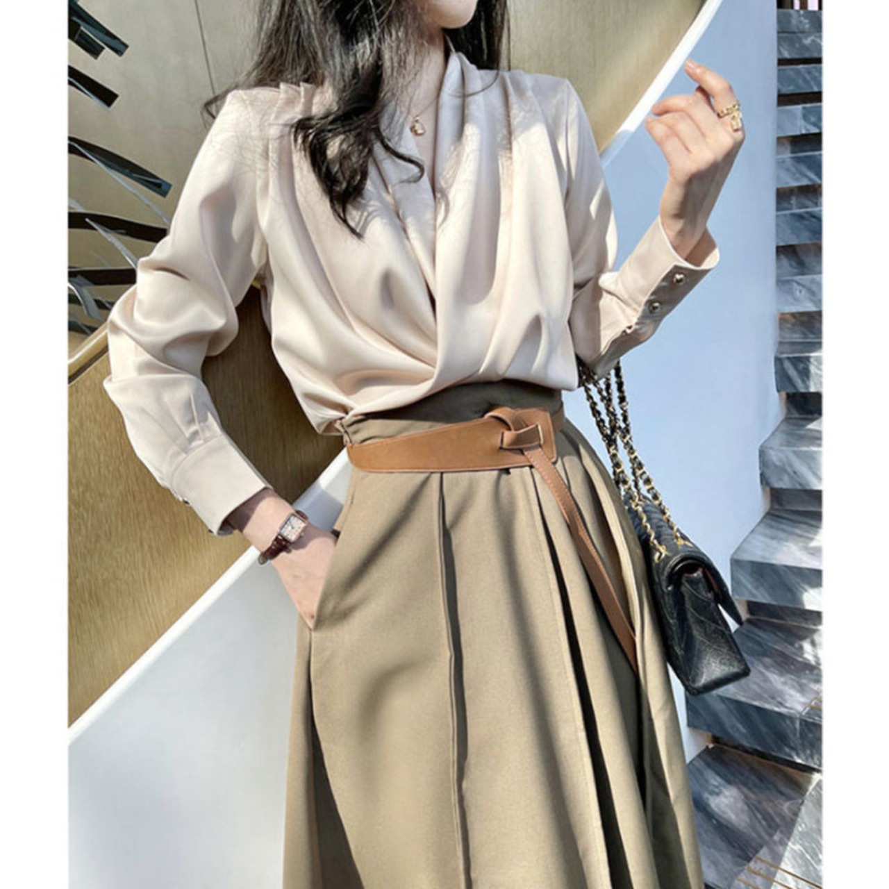 Vネックシャツ＆イレギュラープリーツスカートのセットアップ W00616