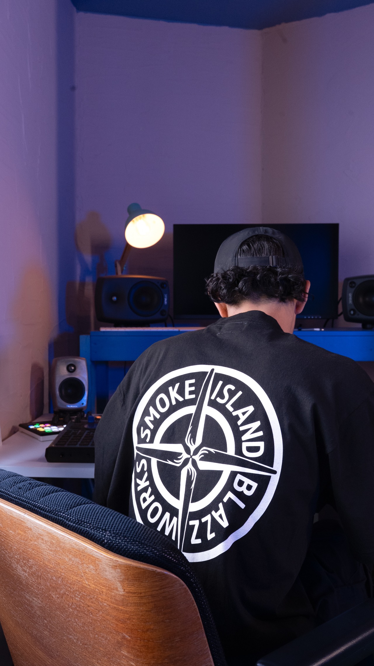 SMOKE ISLAND 7.5oz U.S.A Cotton Garment Dye T-Shirt [BLACK]