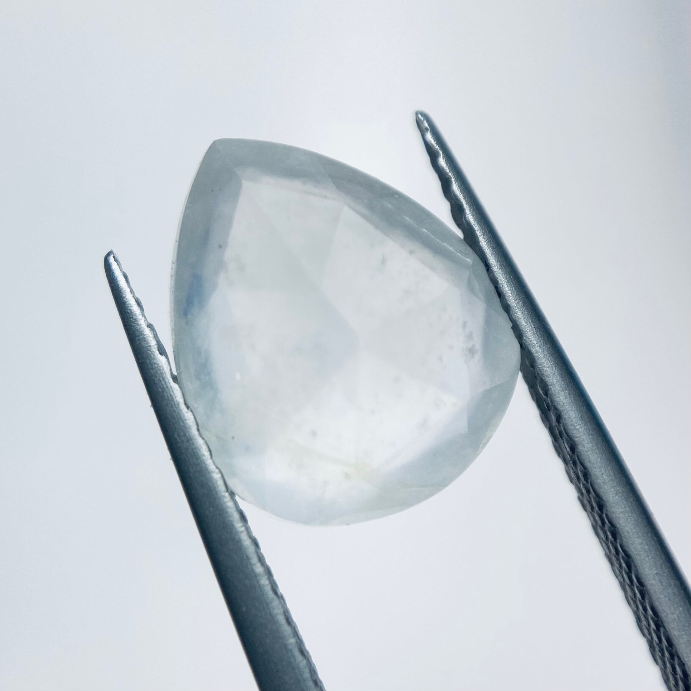 涼しげな　ハイドログロッシュラーガーネット