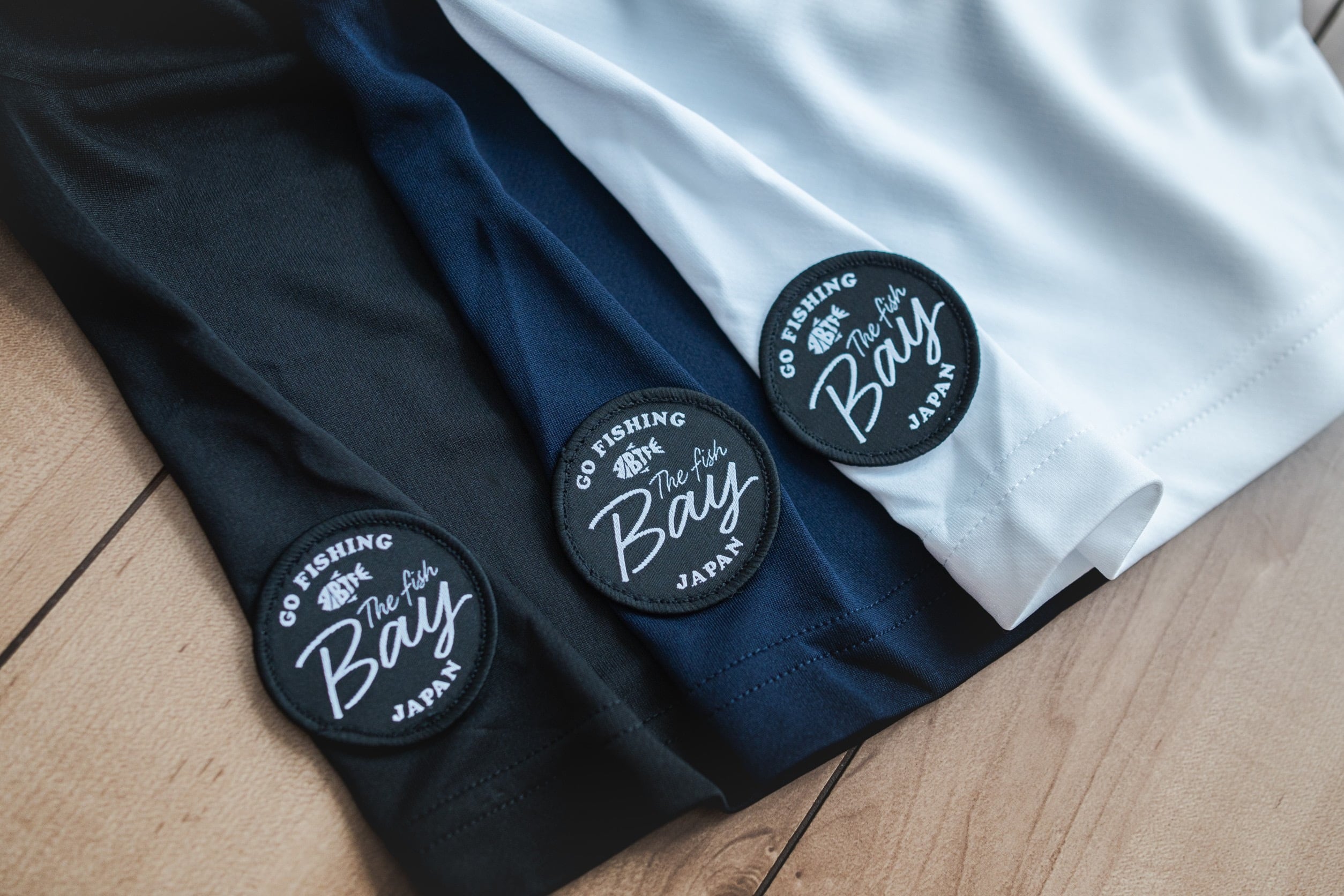 BAY THE FISH 4.7オンス ドライシルキータッチTシャツ | BAY THE FISH