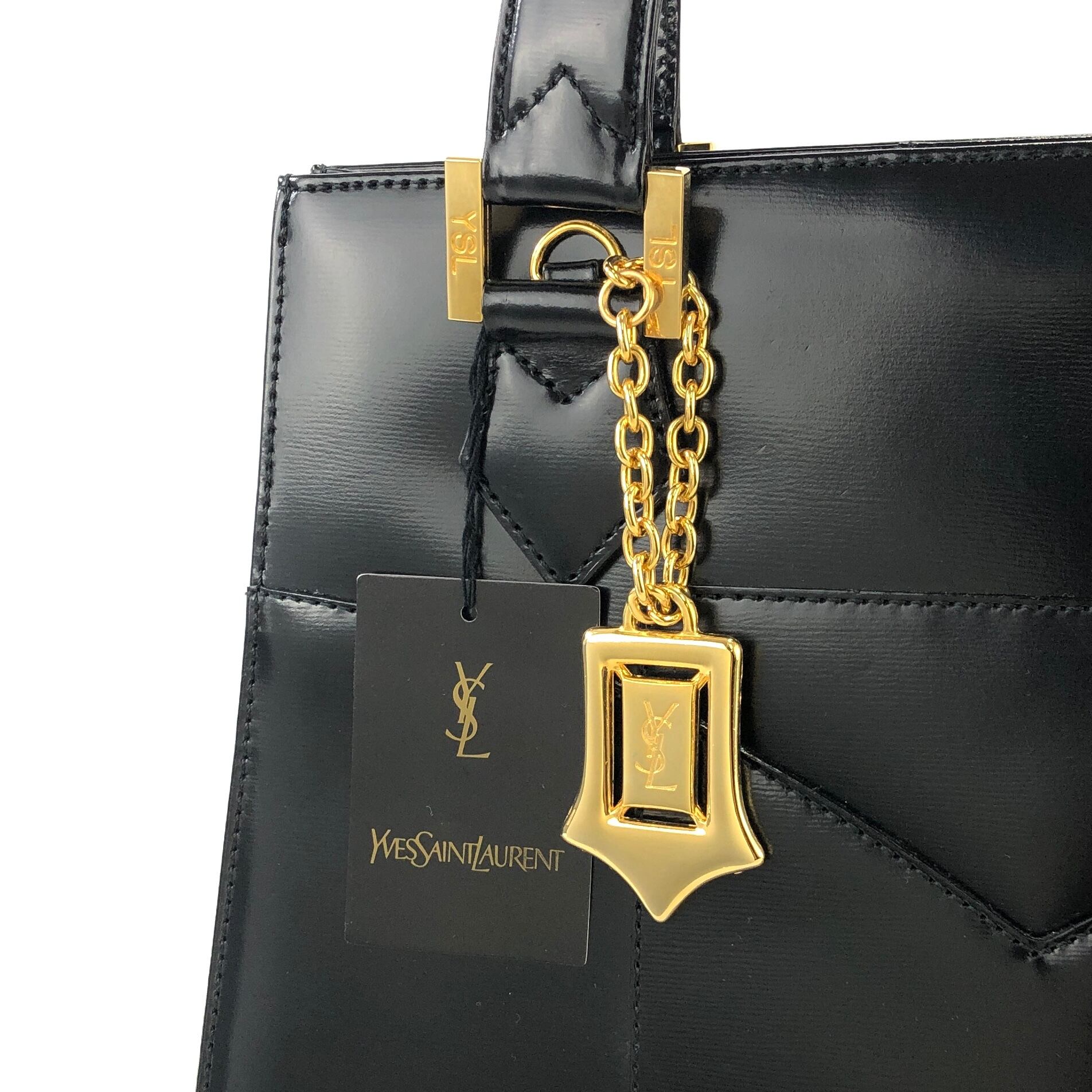 Yves Saint Laurent イヴ ・サンローラン YSLチャーム カサンドラ