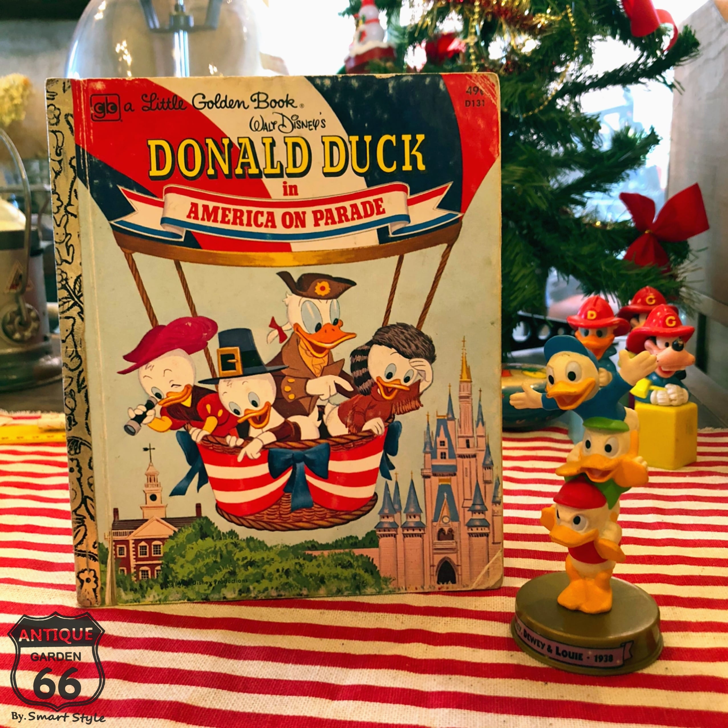 送料込】70s USA 絵本 Donald Duck in America on Parade ドナルド アメリカ 歴史  ゴールデンブック【L-126f-007】 Antique Style～【アンスタ】アメリカ買付けのヴィンテージ・アンティークのおみせ。